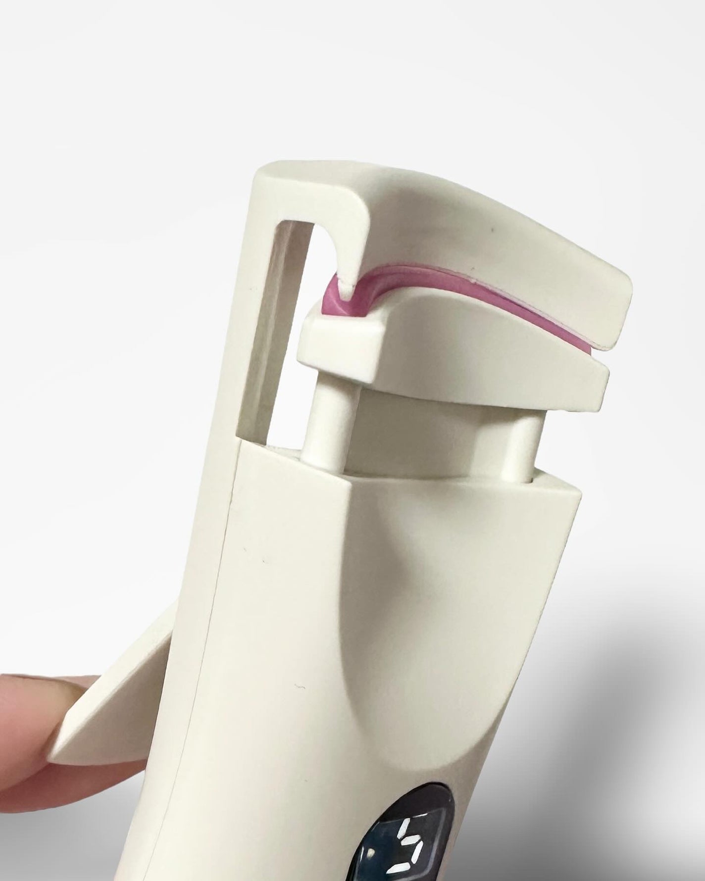 グラムパワーロングラスティング ヒーテッドアイラッシュカーラー/VODANA (ボダナ)/ホットビューラーを使ったクチコミ(7枚目)