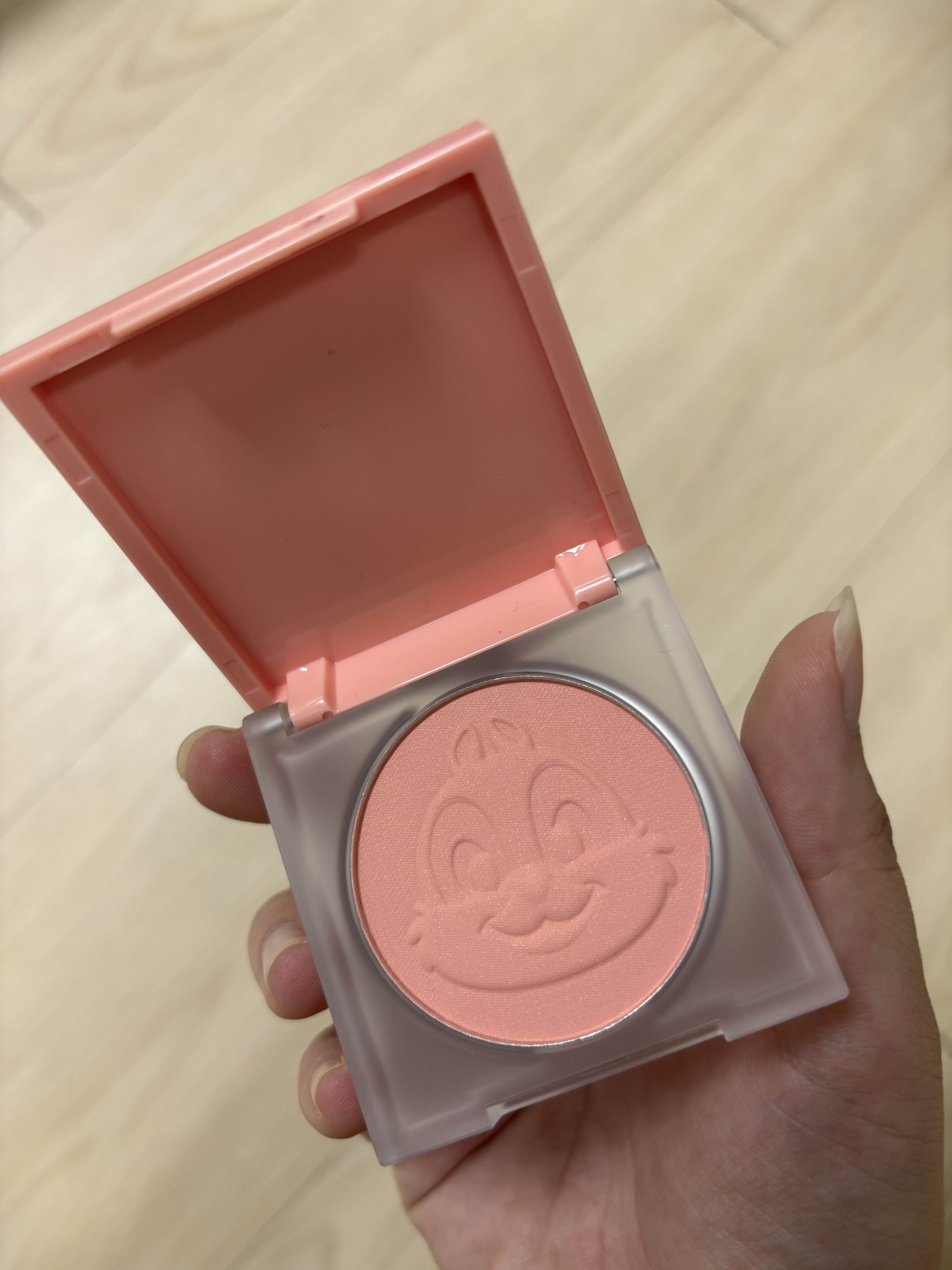 ブラリーチーク(ディズニーエディション) 02 ウエービーコーラル/espoir/チークを使ったクチコミ（2枚目）