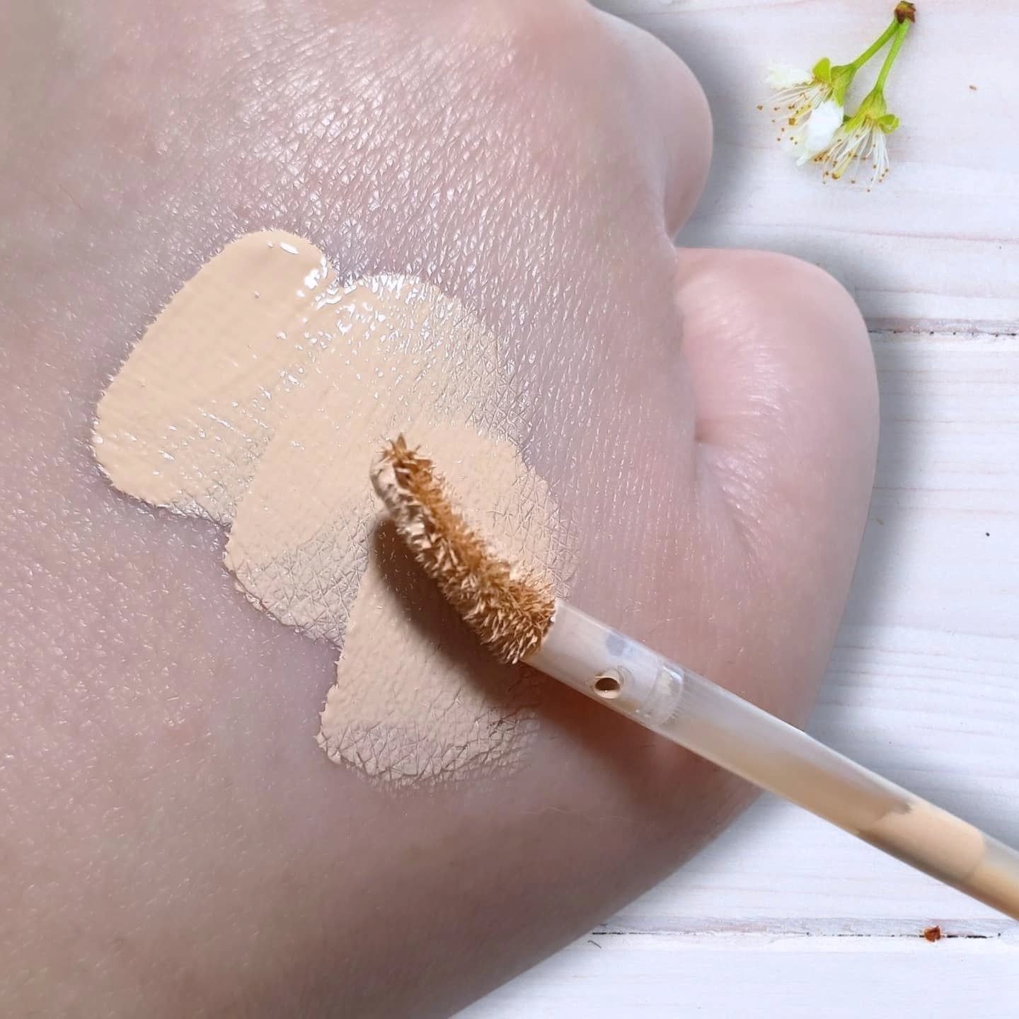 ダーマシンコンシーラー/23years old/リキッドコンシーラーを使ったクチコミ（3枚目）