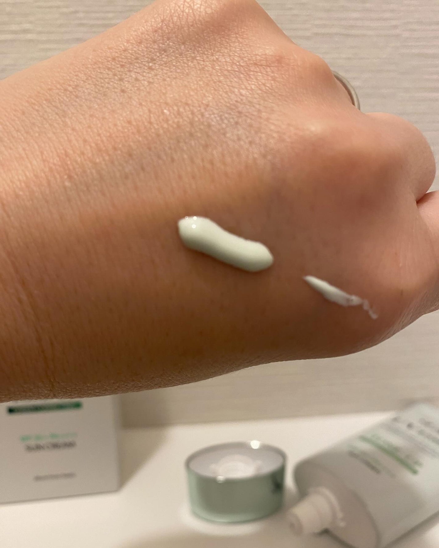 クリーンティーツリーリポソームトーンアップサンクリーム(グリーン)/ダルバ/日焼け止めクリームを使ったクチコミ(2枚目)