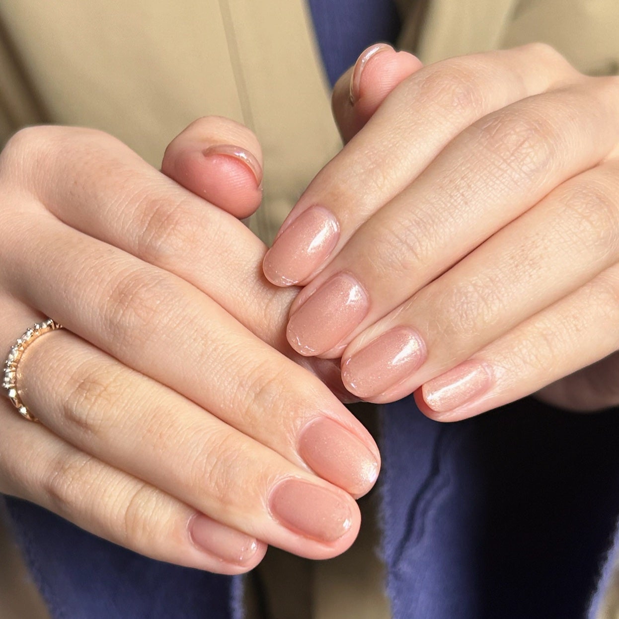 はらぺこネイリスト on LIPS 「ワンカラー×先端オーロラ#オフィスネイル#シンプルネイル#オー..」(1枚目)