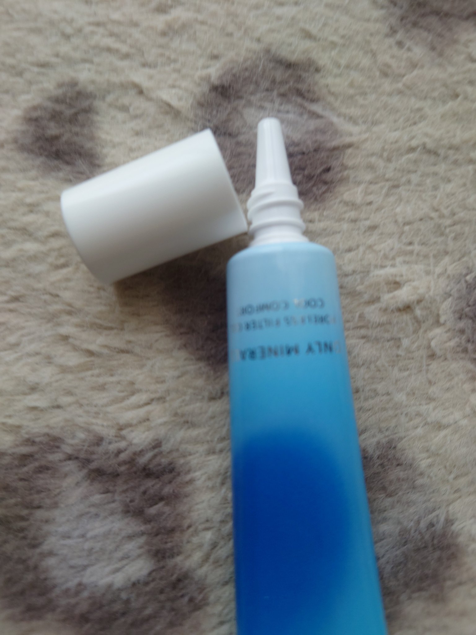 ポアレスフィルタージェル クールコンフォート/ONLY MINERALS/化粧下地を使ったクチコミ（2枚目）