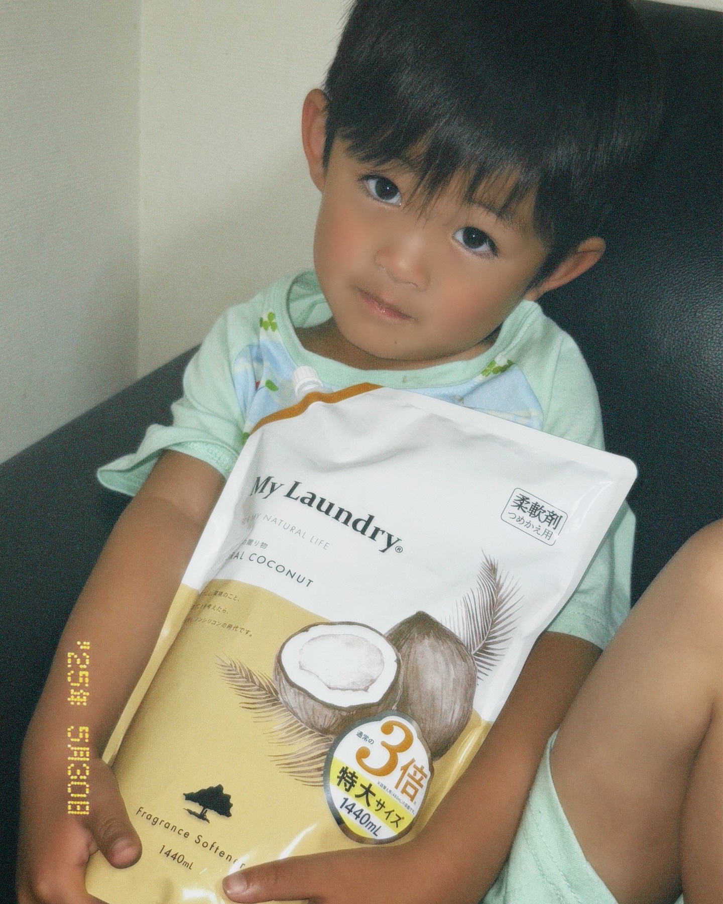 この前ジャスミンの香り頼んでみてほんとに匂いも、洗い上がりも感動したからココナッツの香り試しに頼んでみたよ🥥🤎
ココナッツ大好きだからこの匂い最高、、、
洗濯物の量毎日えげつないから大容量助かる！

無添加とか、オーガニックに弱いうち、