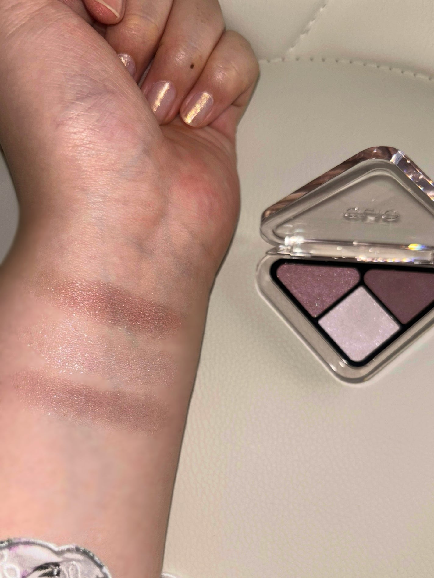 エッセンシャル シャドウ タップ/CLIO/アイシャドウパレットを使ったクチコミ(5枚目)