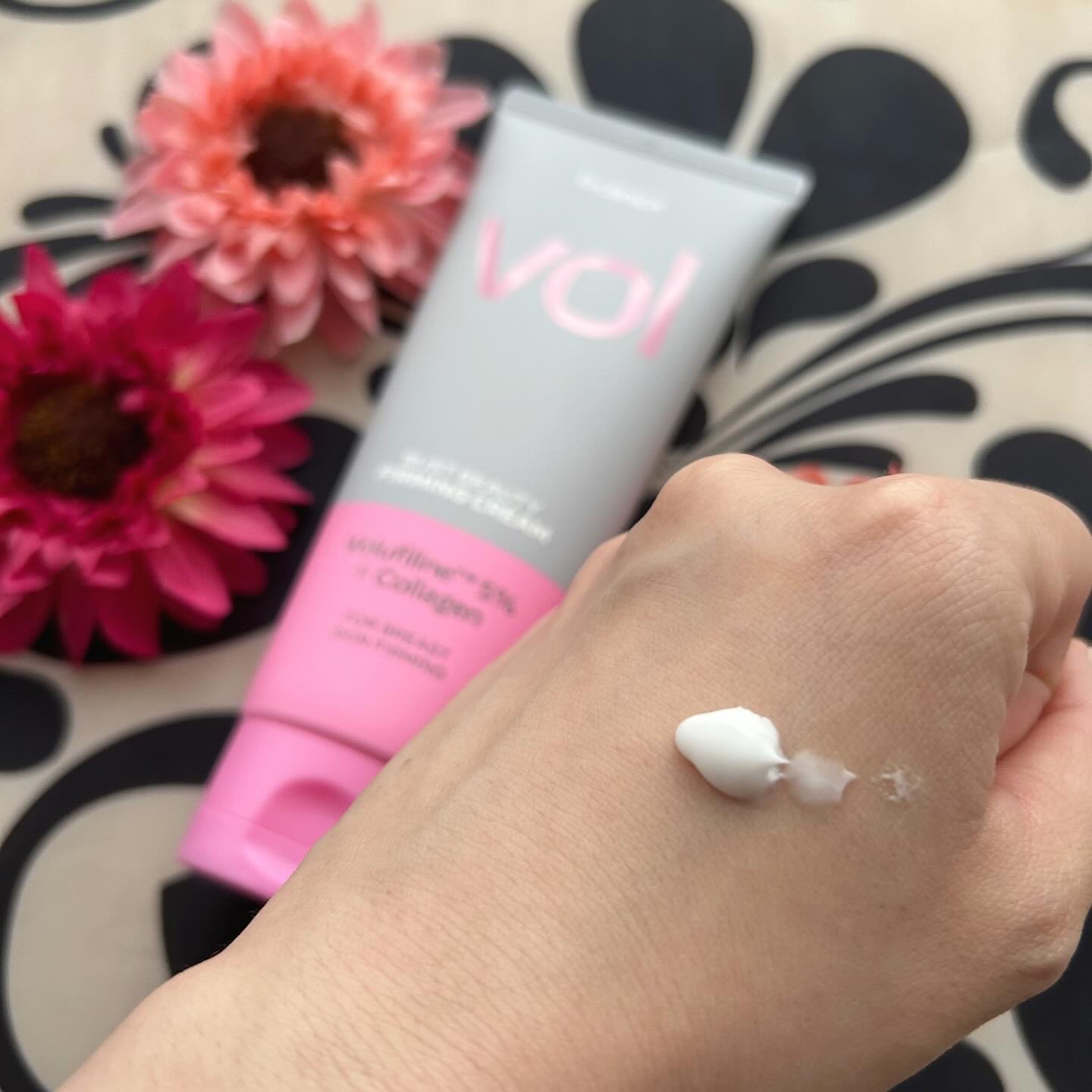 バストビューティーパーミングクリーム/b.clinicx/バストケア・ヒップケアを使ったクチコミ（3枚目）