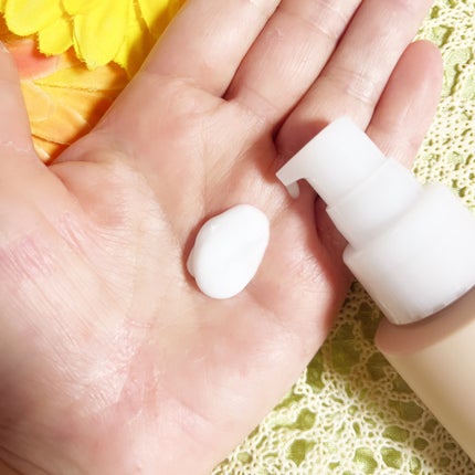 サンコール ボタニエンス リペアヘアミルクのクチコミ「髪のダメージを補修し、やわらかな髪に導くヘアミルク。
髪が硬い方や広がりが気になる方に。
.....」(2枚目)