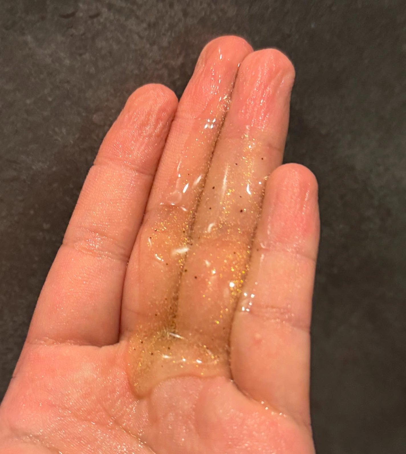 スクラブボディウォッシュ バースデイケーキ ラズベリーバニラ/LUV SCENT/ボディスクラブを使ったクチコミ(5枚目)