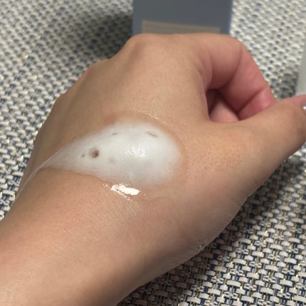 SKIN SIGNAL ブルービタミン バブルセラム エッセンスのクチコミ「🫧SKIN SIGNAL バイタルイミュンショットファーストバブルセラム🫧 
毛穴のたるみ.....」(3枚目)