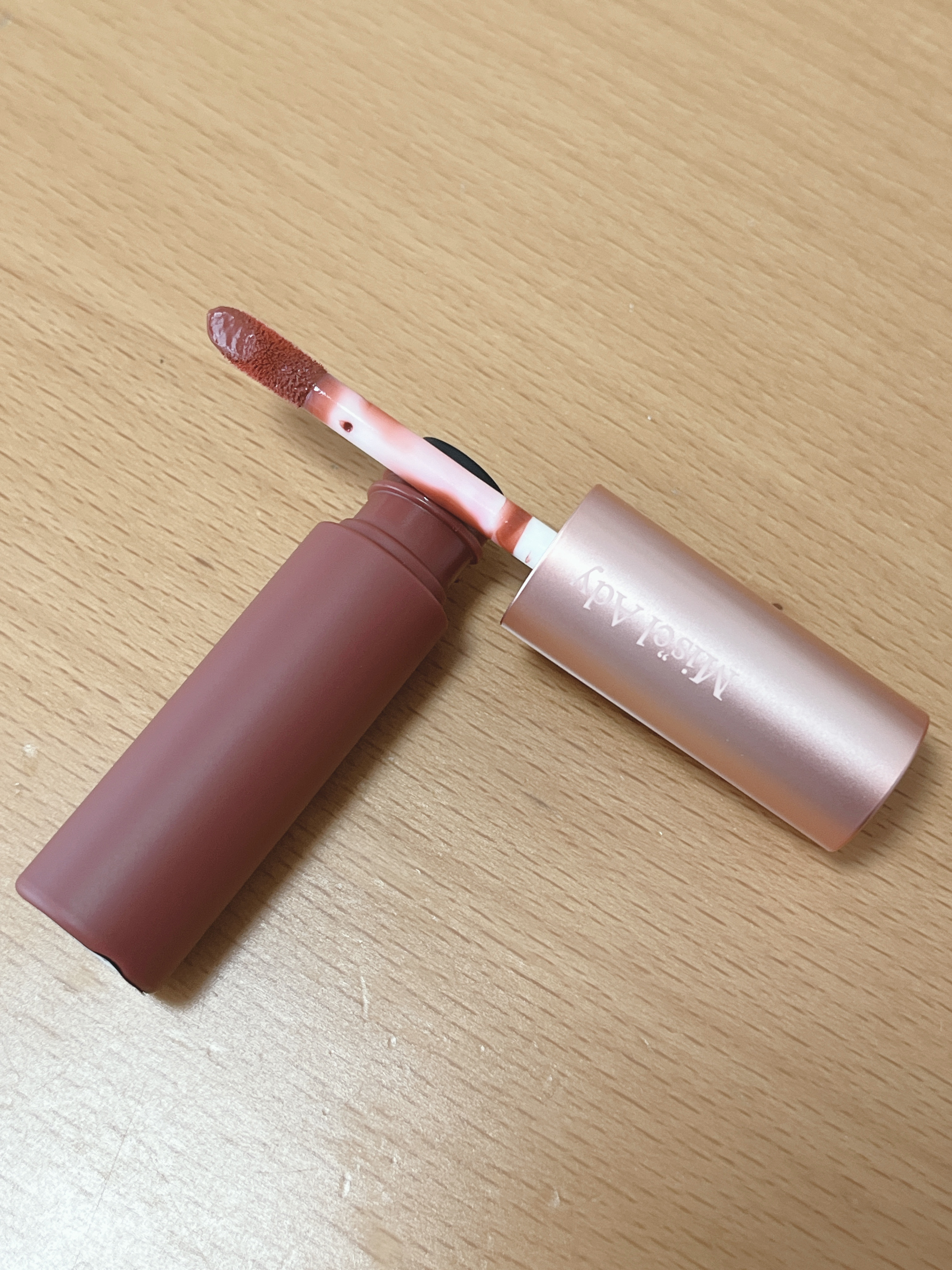 ウォータリーリップティント マット/ミゼルエディ/リップティントを使ったクチコミ（2枚目）