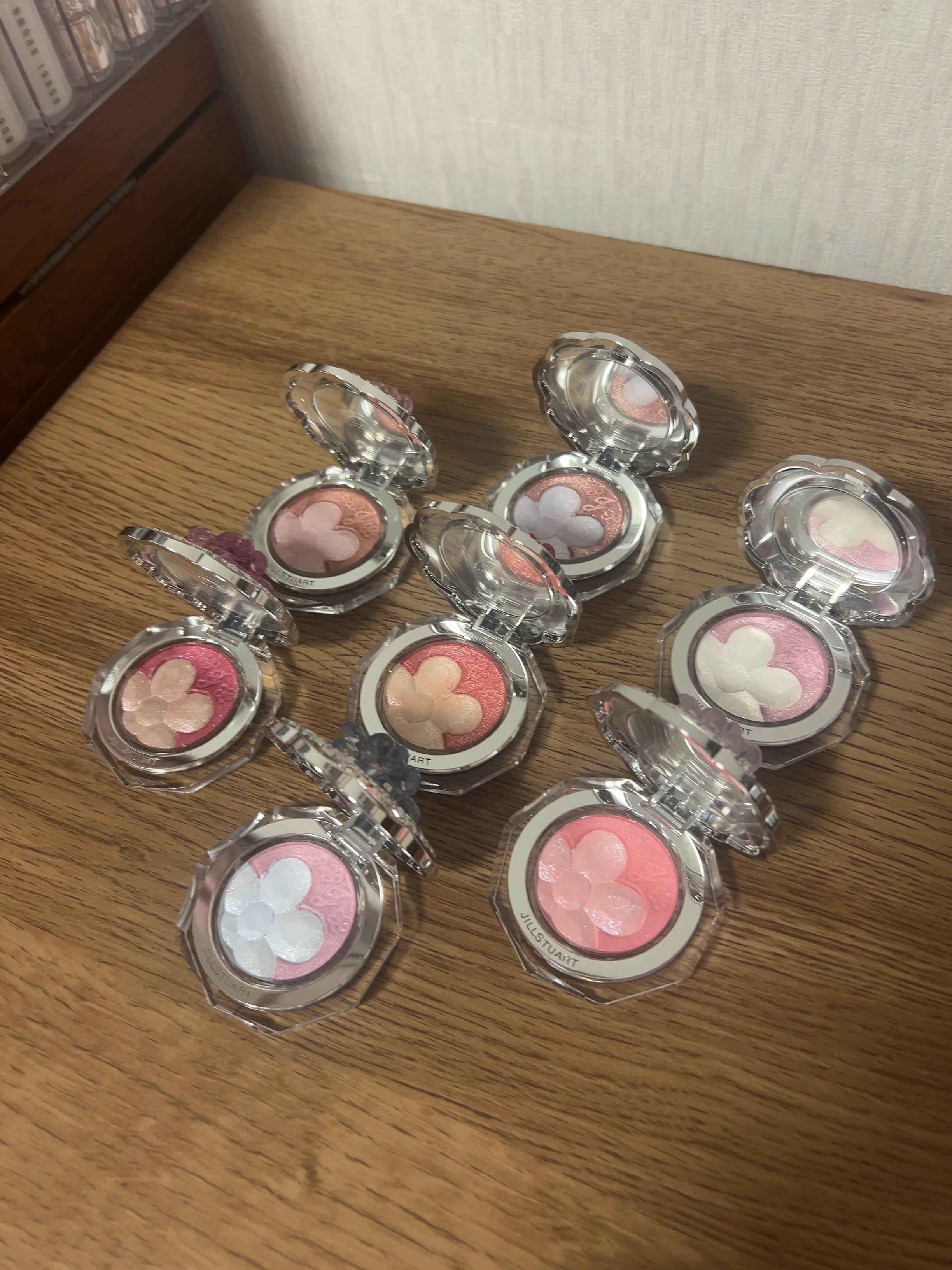 ジルスチュアート クリスタルブルーム ペタルクチュールアイズ デュオ/JILL STUART/アイシャドウパレットを使ったクチコミ（2枚目）