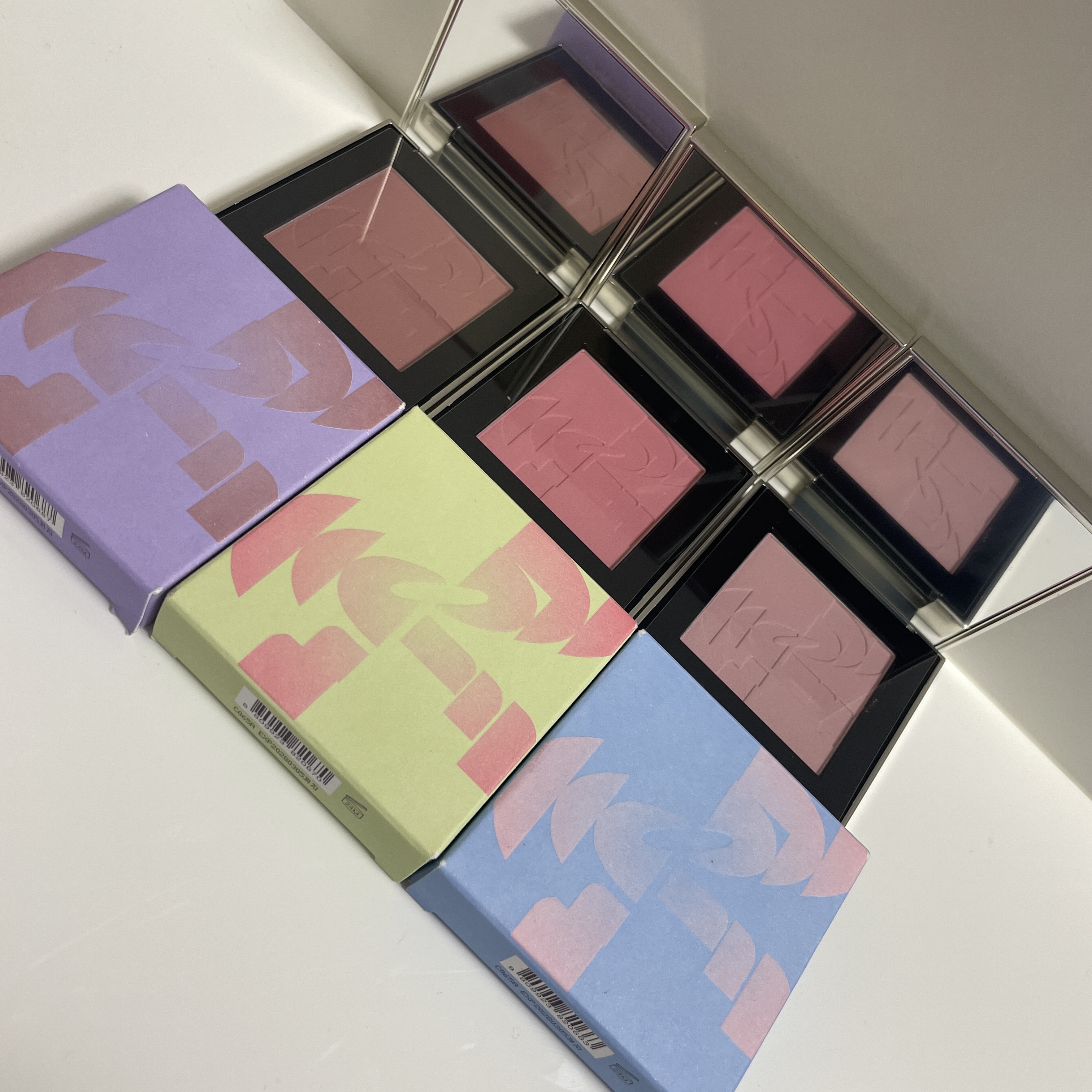 オールオーバーフェイスブラッシュ/TWO SLASH FOUR/パウダーチークを使ったクチコミ（1枚目）