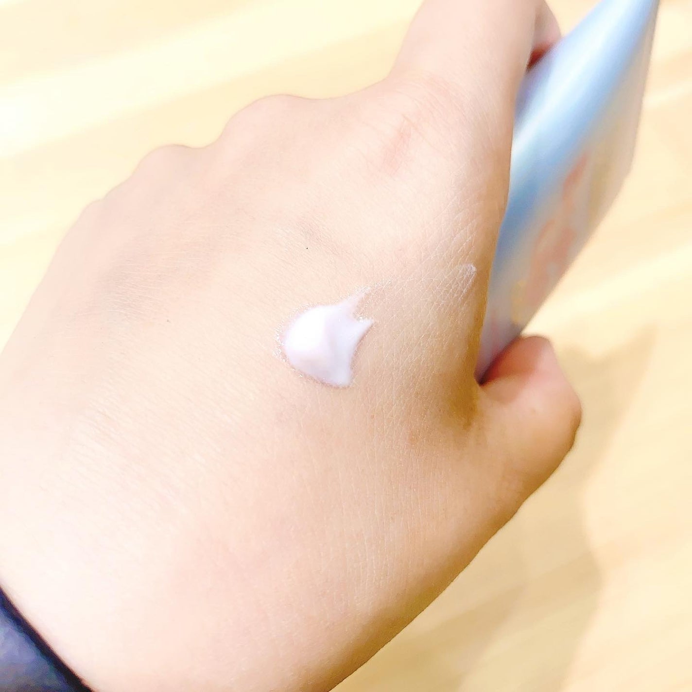 コエンリッチ ザ プレミアム ライトアップ モイストガード ハンドクリーム/コエンリッチQ10/ハンドクリームを使ったクチコミ(2枚目)