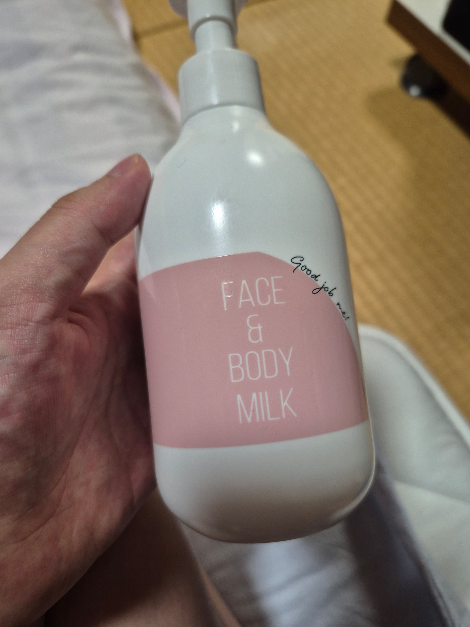 🩷保湿クリーム

なんやかんや10ヶ月毎日ずーっとお世話になってる♥️
のびがよくて、保湿力高くて、もちもちお肌に🍑
このおかげで身体はカサカサしません✨✨