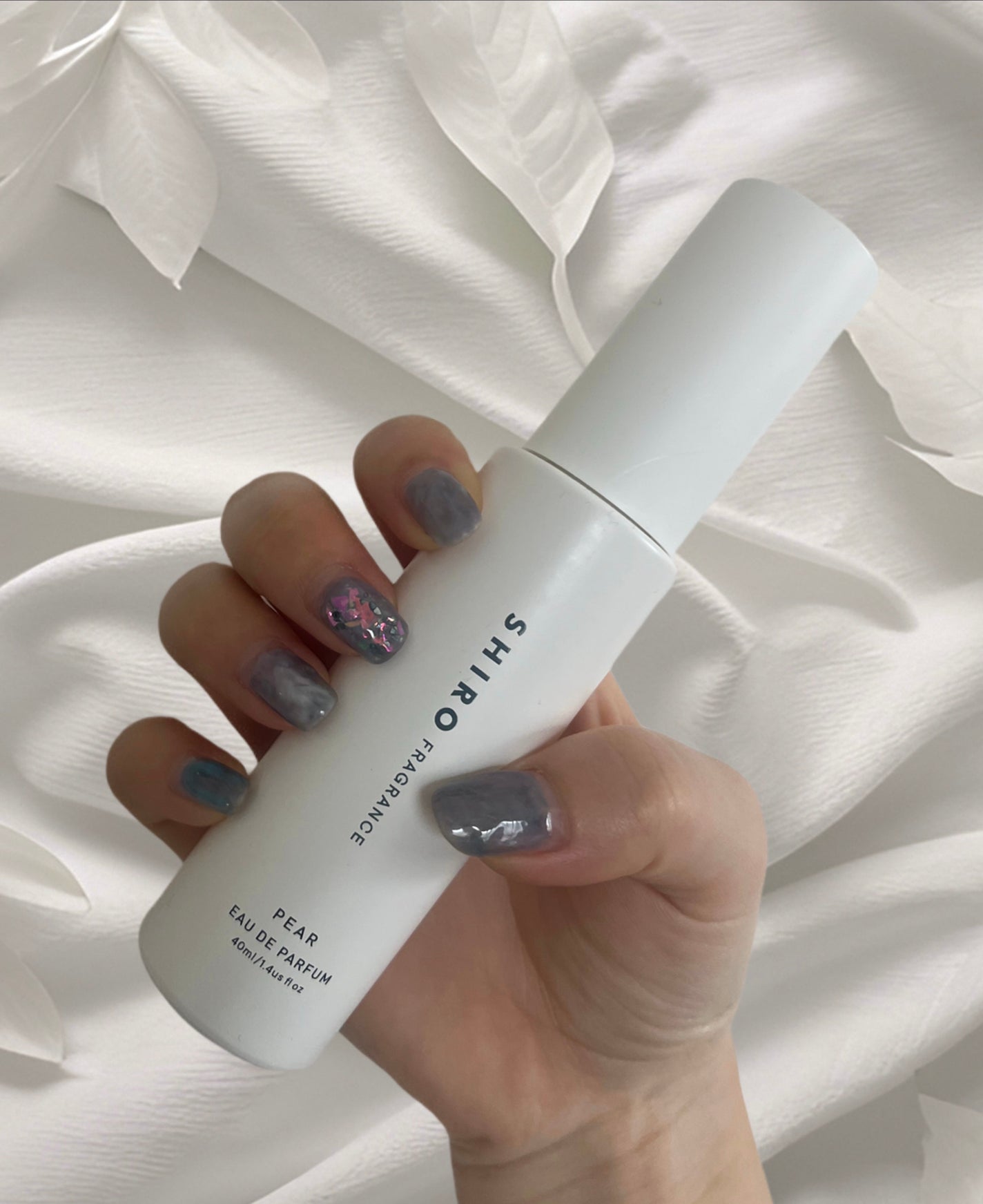 so-ra on LIPS 「ニュアンスネイル🫧100円で買えちゃう、キャンドゥのネイルを使..」(1枚目)