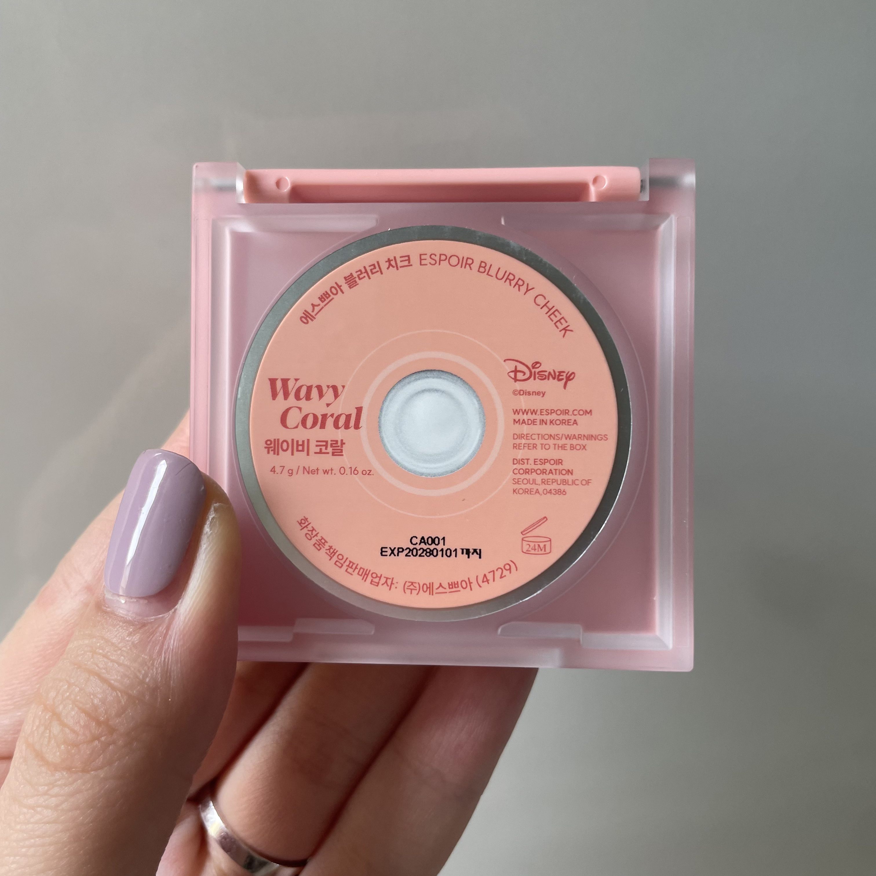 ブラリーチーク(ディズニーエディション) 02 ウエービーコーラル/espoir/チークを使ったクチコミ（3枚目）