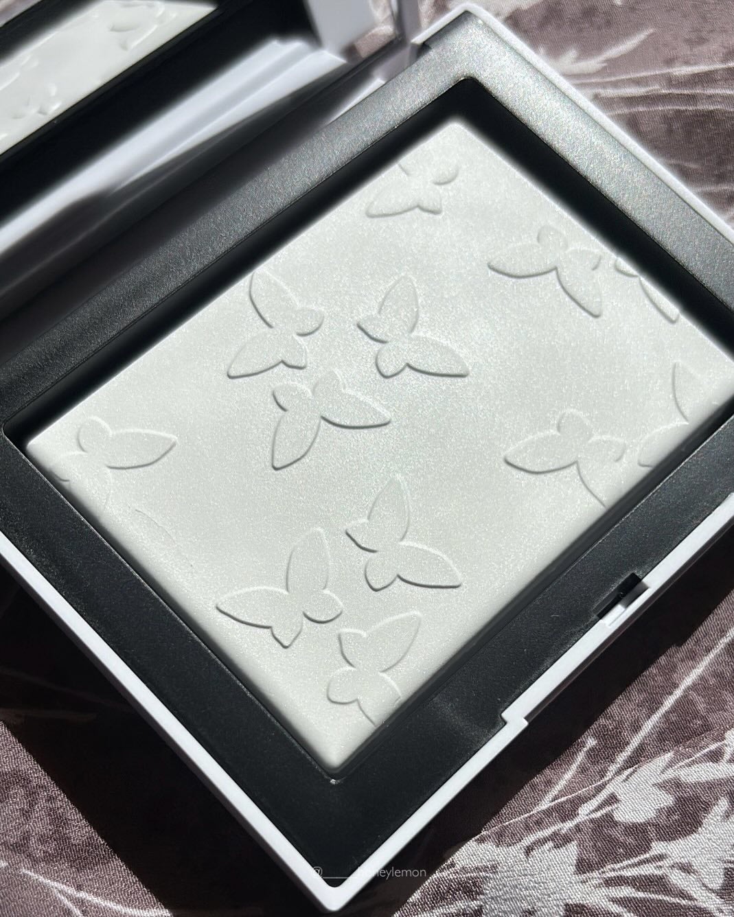 ライトリフレクティングセッティングパウダー プレスト N/NARS/プレストパウダーを使ったクチコミ(1枚目)