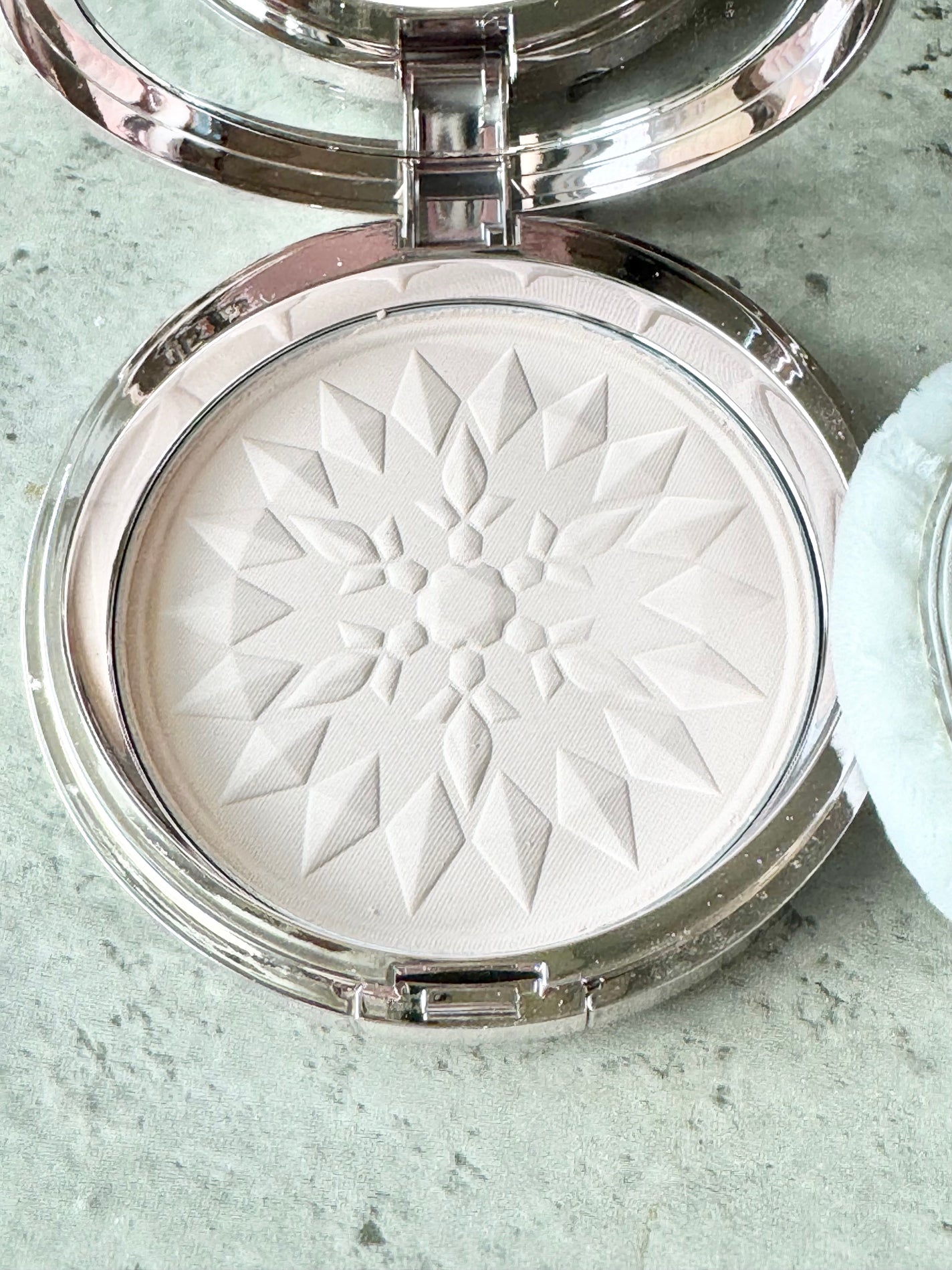 雪肌精 プレシャス スノー Ⅵ/雪肌精/プレストパウダーを使ったクチコミ(2枚目)