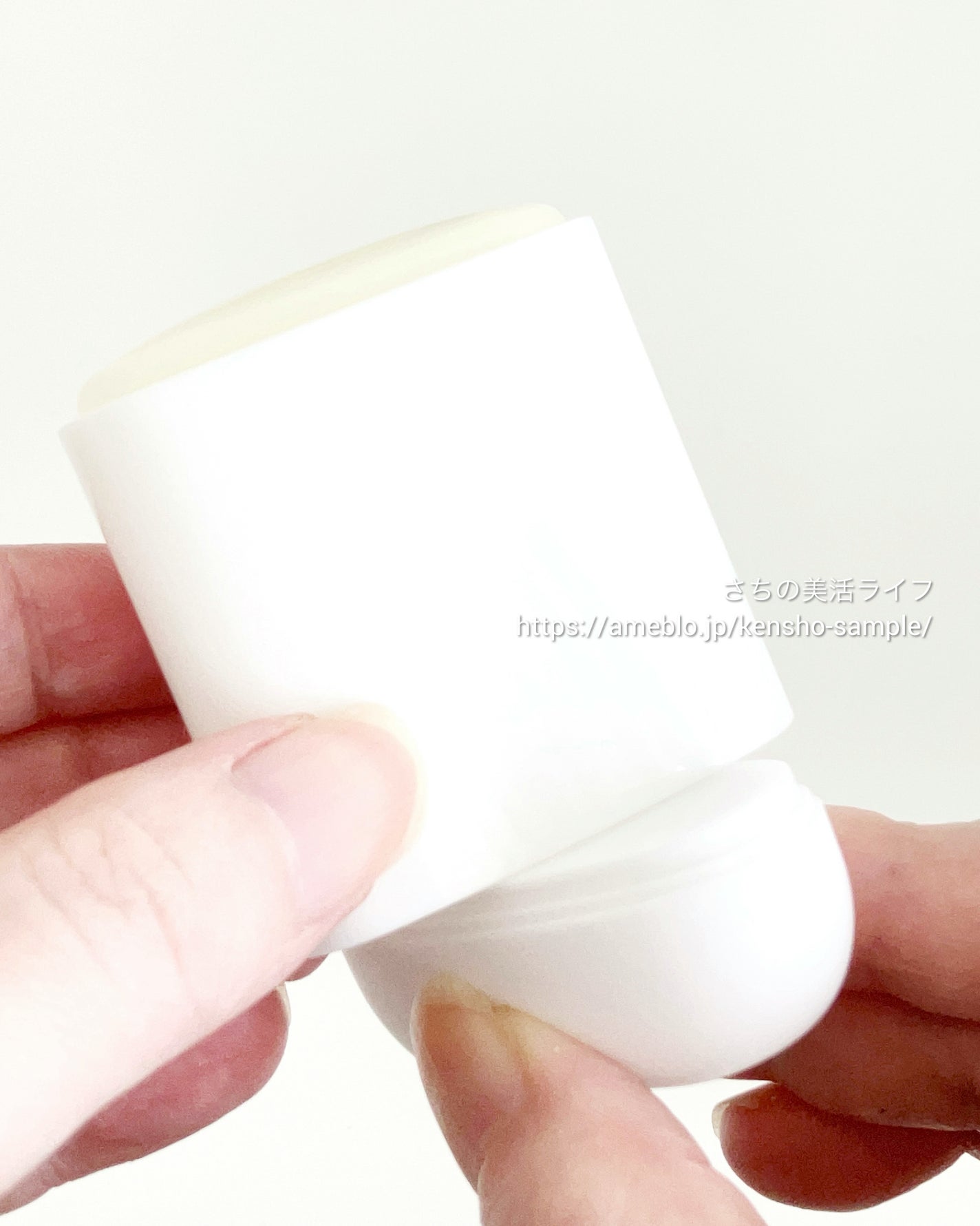 エアリーライト 透明UVスティック/COSRX/日焼け止めスティックを使ったクチコミ(4枚目)