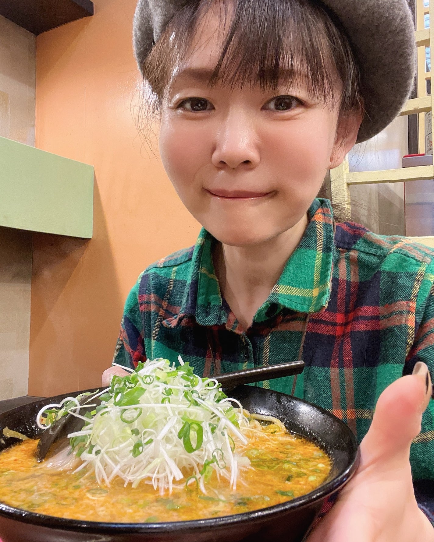 しのち☀️フォロバ100 on LIPS 「ナルトとにごやんのほっこり2人旅地元に愛しあいされているアット..」(4枚目)