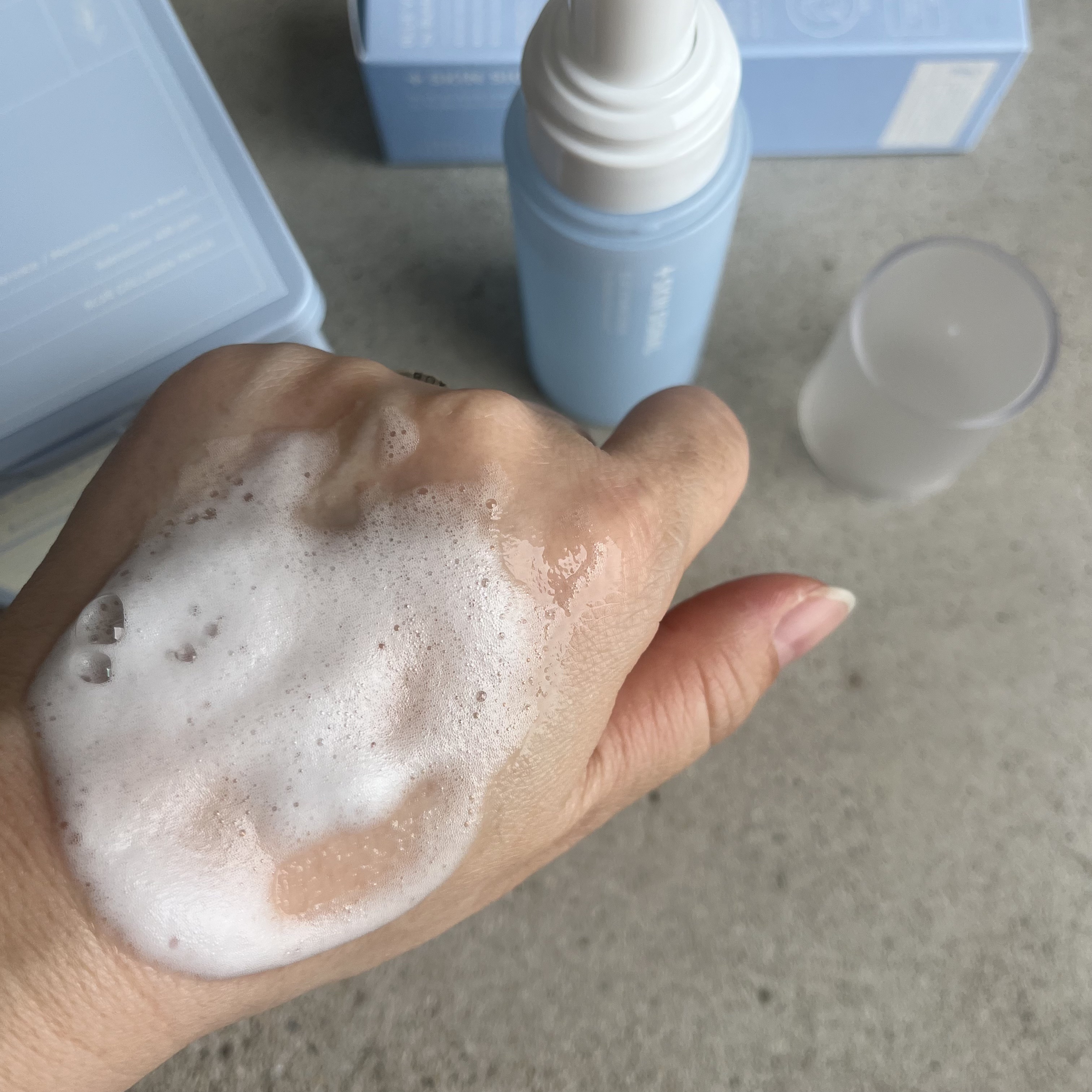 ブルービタミン バブルセラム エッセンス/SKIN SIGNAL/美容液を使ったクチコミ（3枚目）