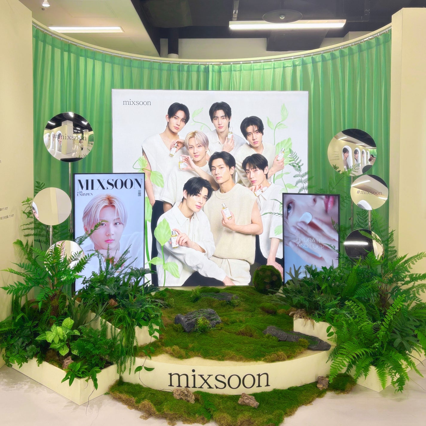 Akiフォロバ on LIPS 「ENHYPENブランドモデル就任記念のmixsoonポップアッ..」(2枚目)