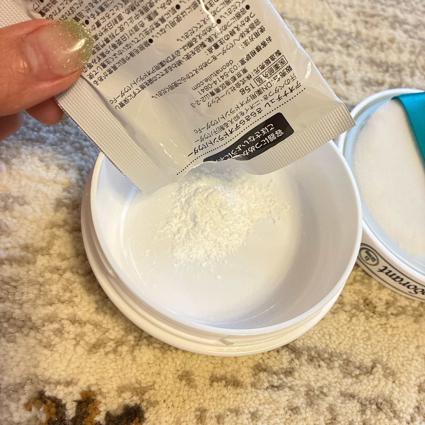 薬用さらさらデオドラントパウダー/デオナチュレ/デオドラント・制汗剤を使ったクチコミ(6枚目)