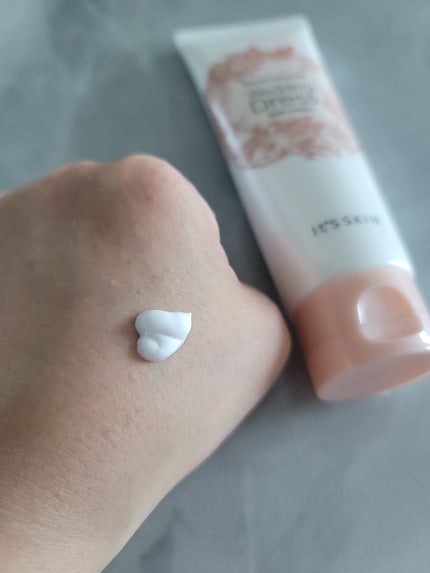 シークレットソルーションウェディングドレスピュアクリーム/It's skin/フェイスクリームを使ったクチコミ(2枚目)