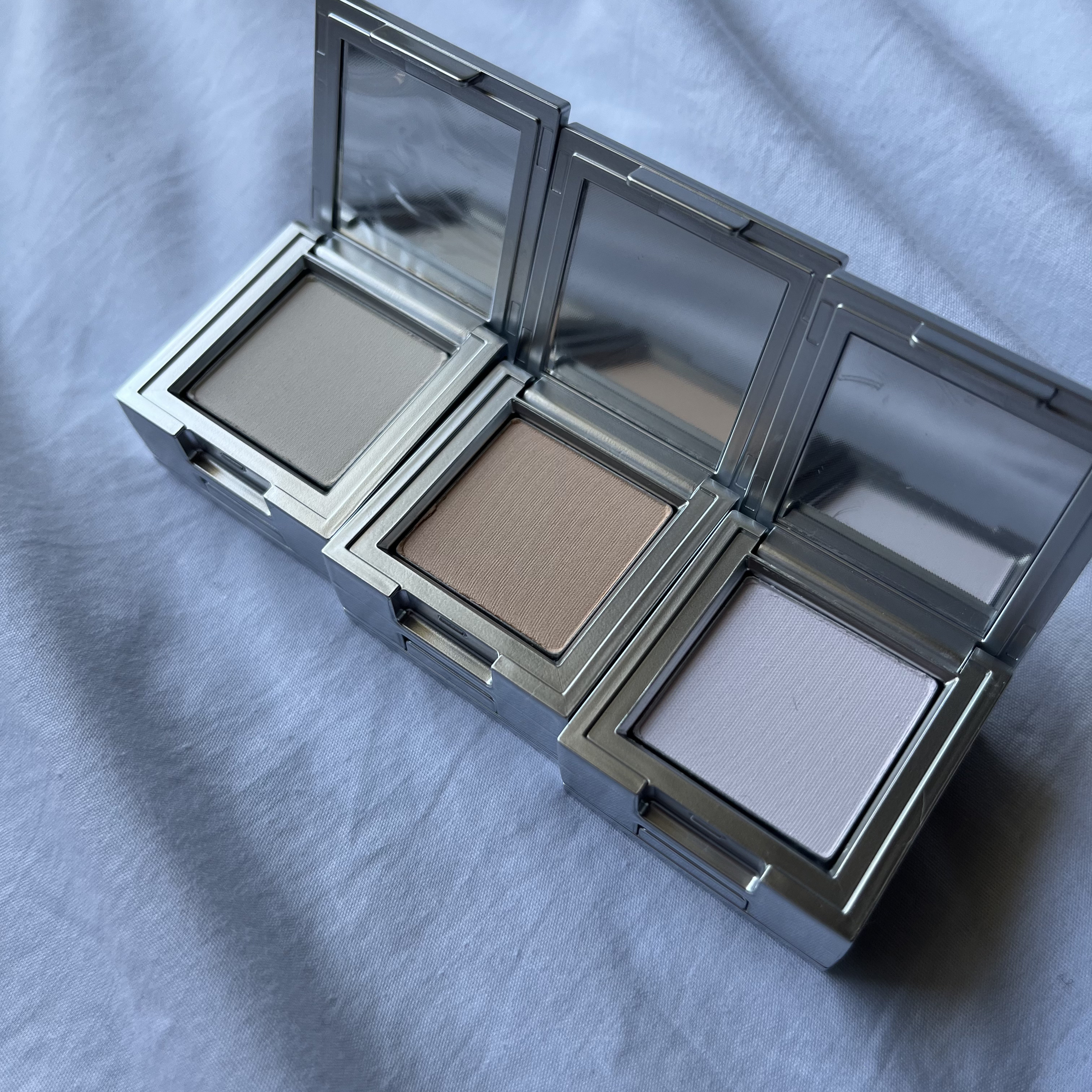 ストロビングフェイスキューブ/TWO SLASH FOUR/ハイライトを使ったクチコミ（3枚目）