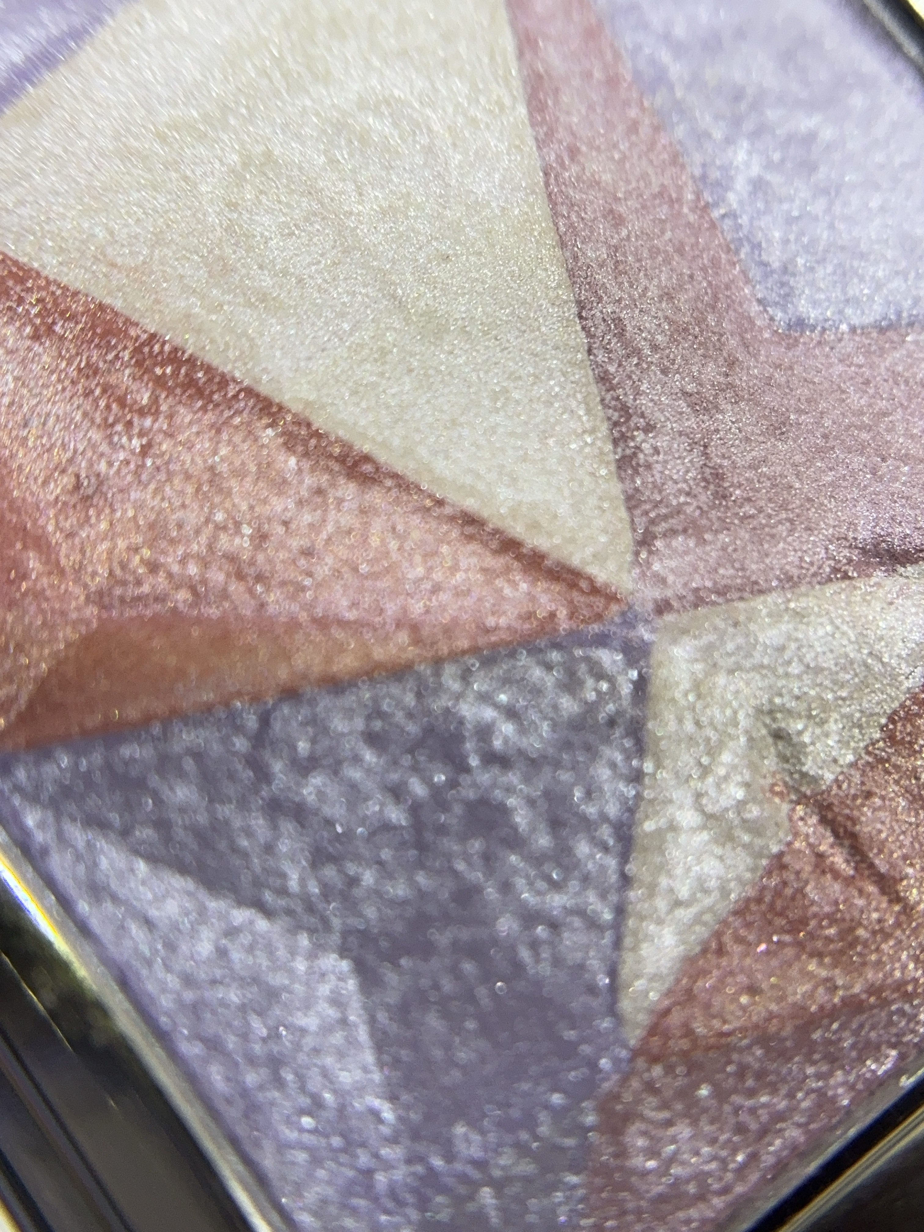 ル・レオスールデクラ /クレ・ド・ポー ボーテ/パウダーハイライトを使ったクチコミ（2枚目）