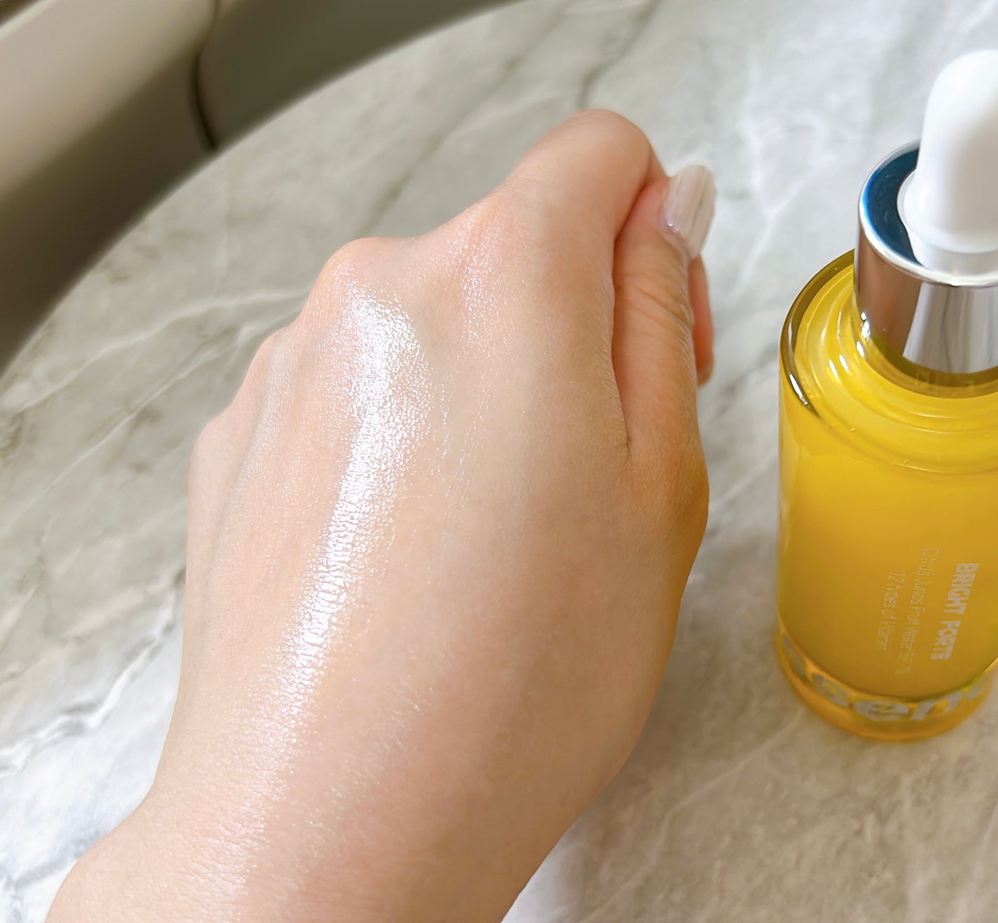 フォロバ100 mappi on LIPS 「essencielBrightForteAmpoule(ブライ..」(8枚目)