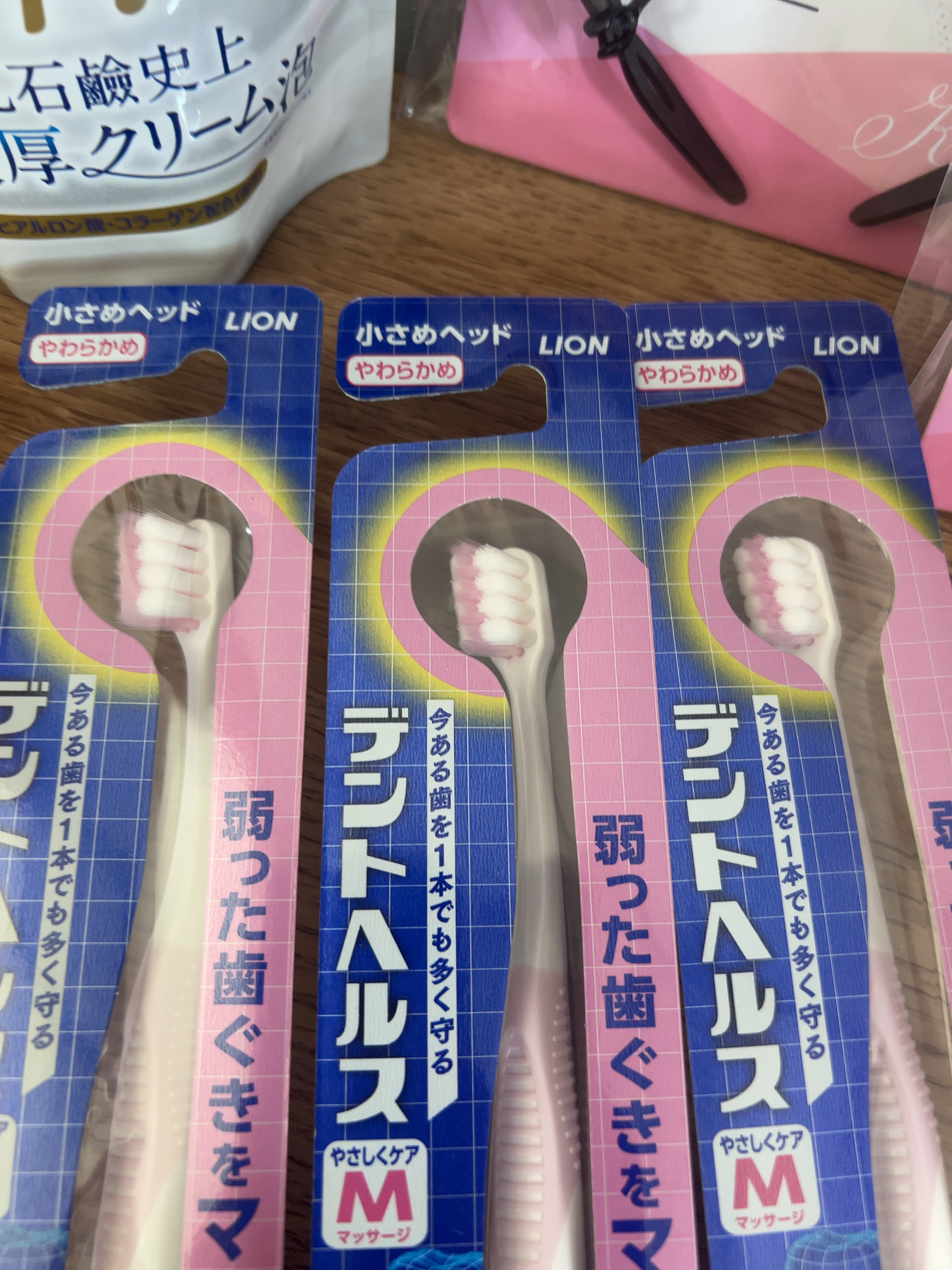 デントヘルスハブラシ やさしくケア マッサージ/デントヘルス/歯ブラシを使ったクチコミ（3枚目）