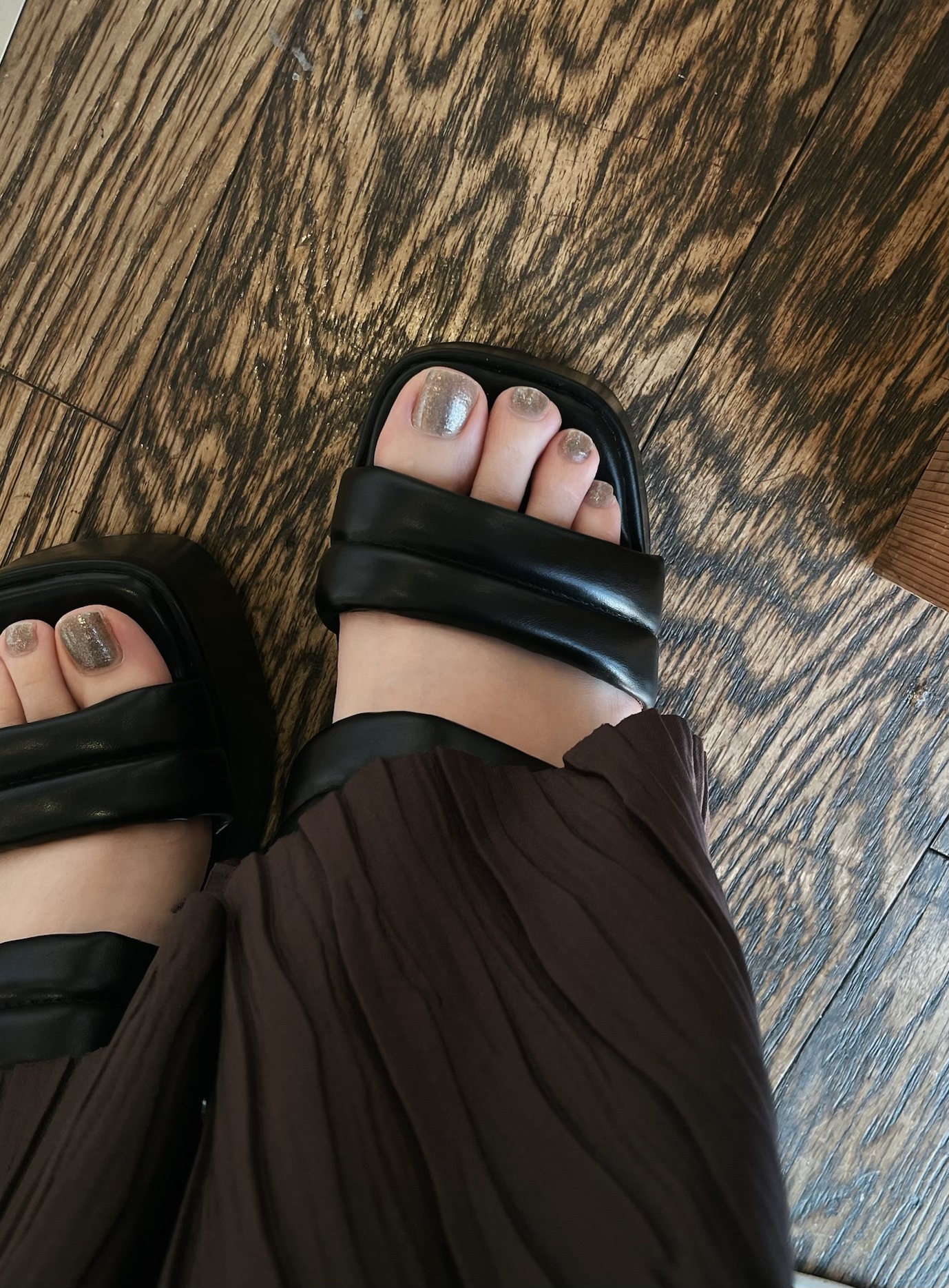 ネイル エナメル 049 グレー系ラメ/ちふれ/マニキュアを使ったクチコミ（1枚目）