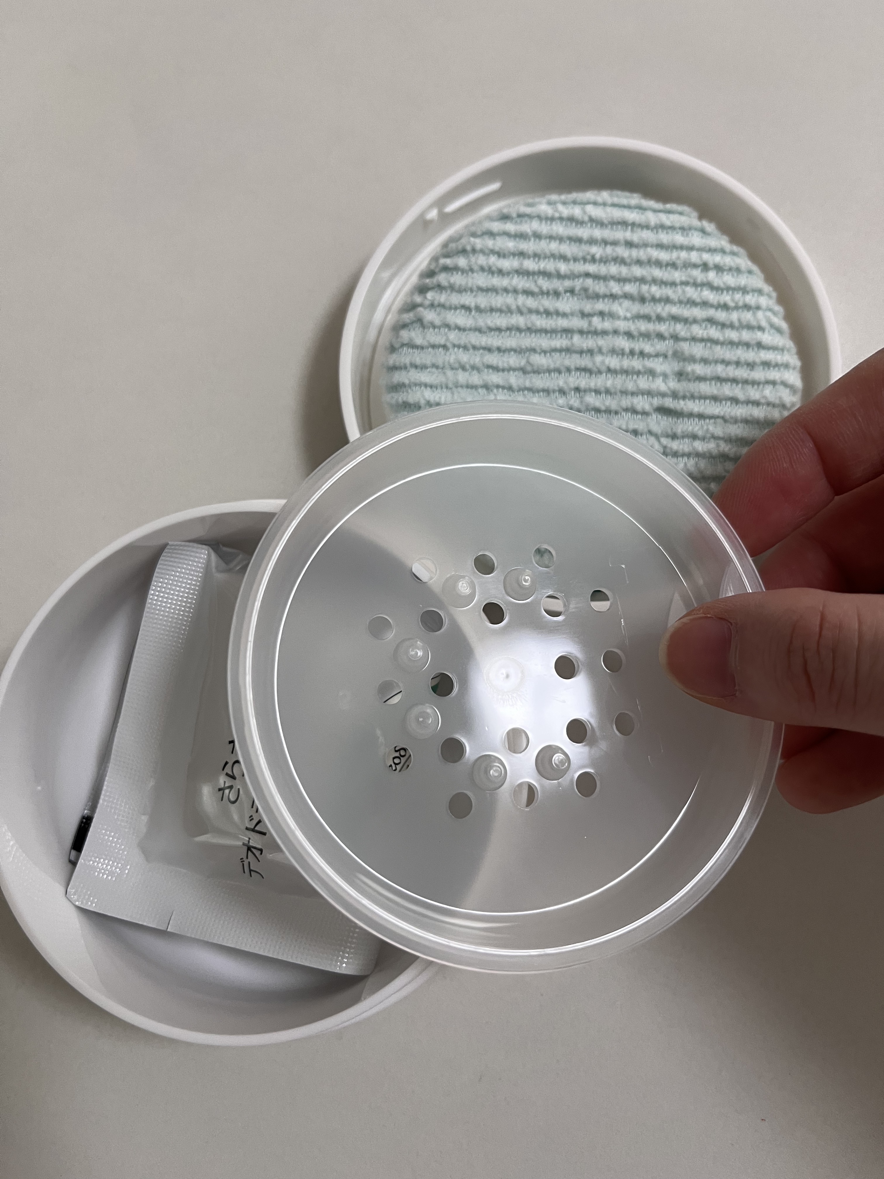 薬用さらさらデオドラントパウダー/デオナチュレ/デオドラント・制汗剤を使ったクチコミ（2枚目）