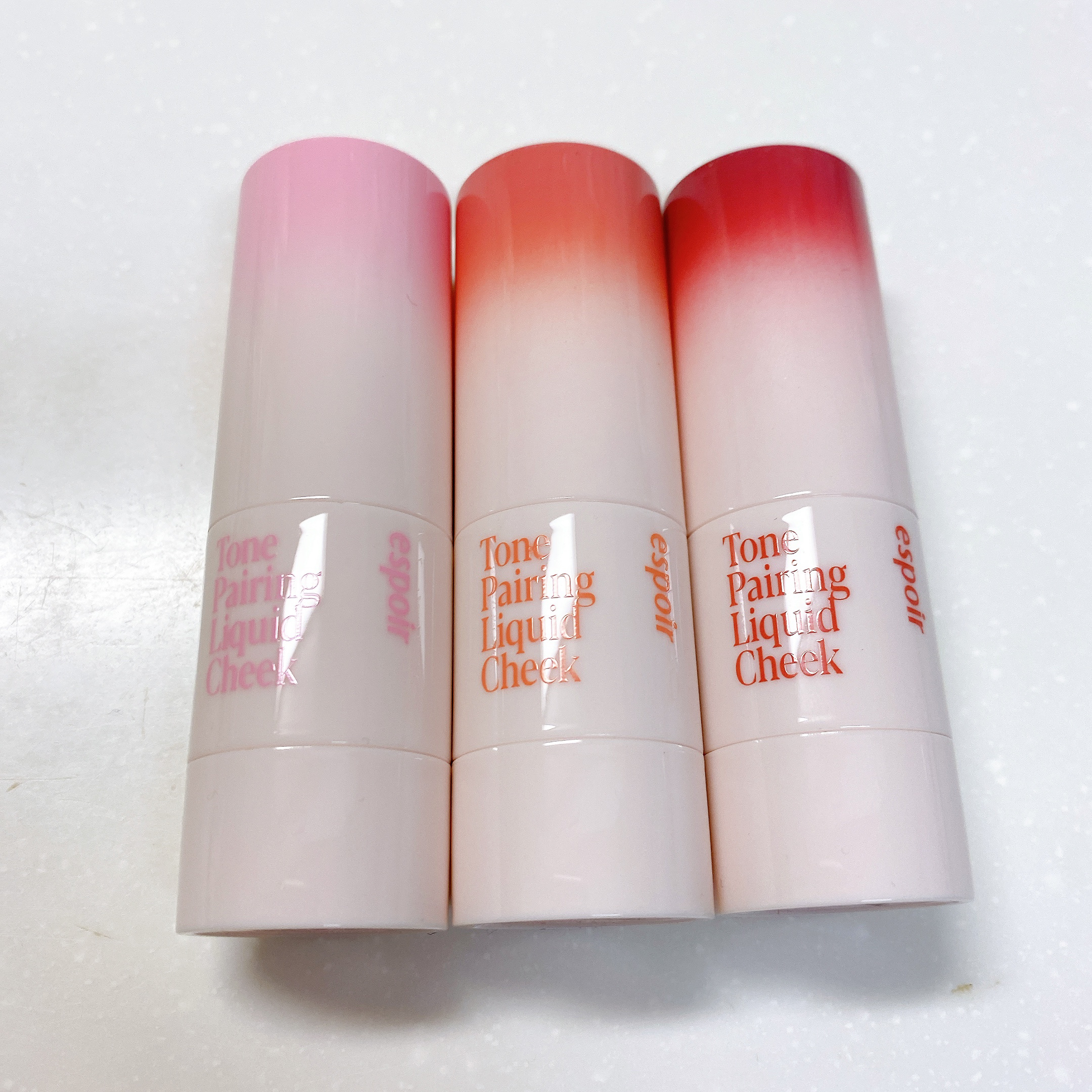 espoir トーンペアリングリキッドチークのクチコミ「\espoir トーンペアリングリキッドチーク/

02　ソルティピンク

04　パーシモン
.....」（1枚目）