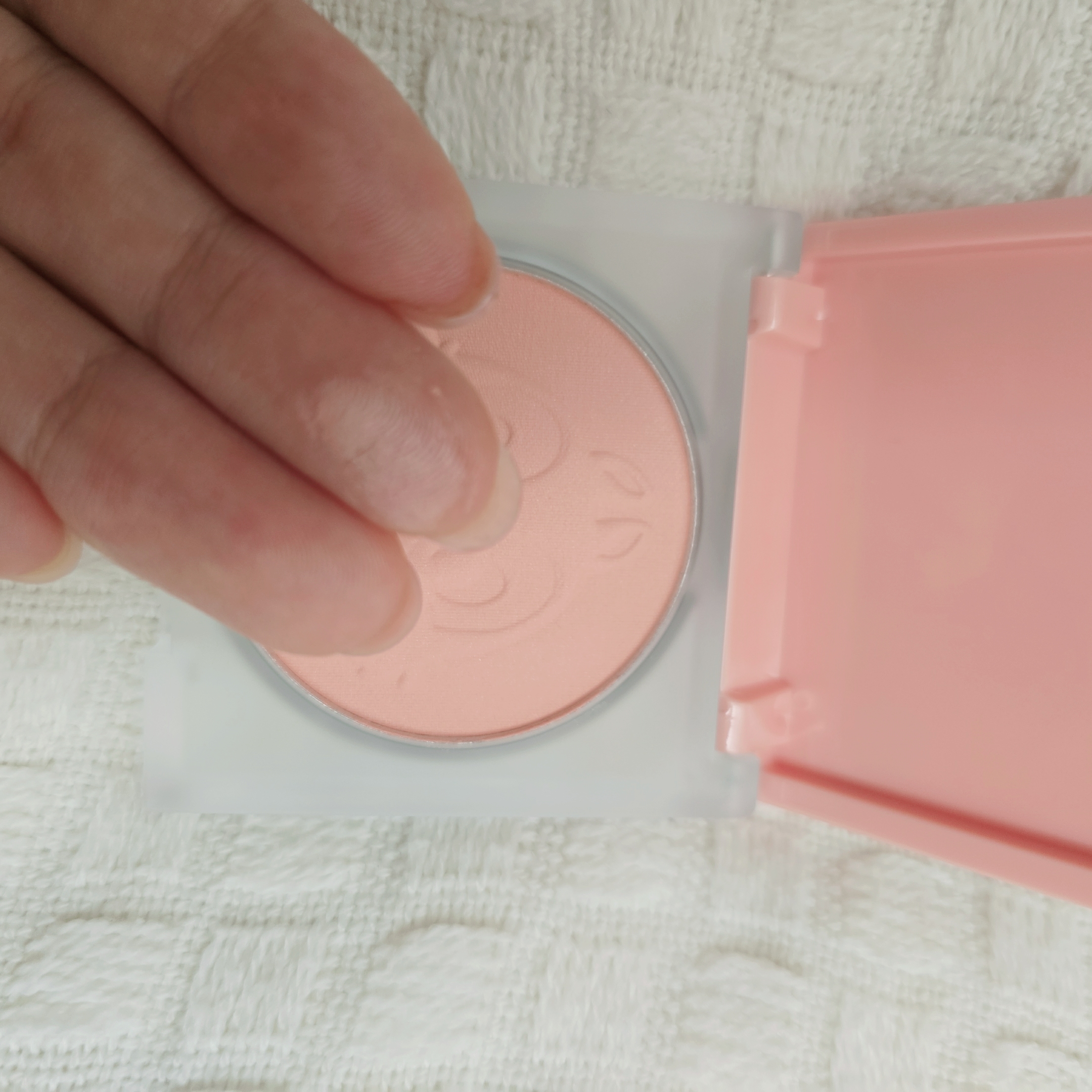 ブラリーチーク(ディズニーエディション)/espoir/チークを使ったクチコミ（2枚目）