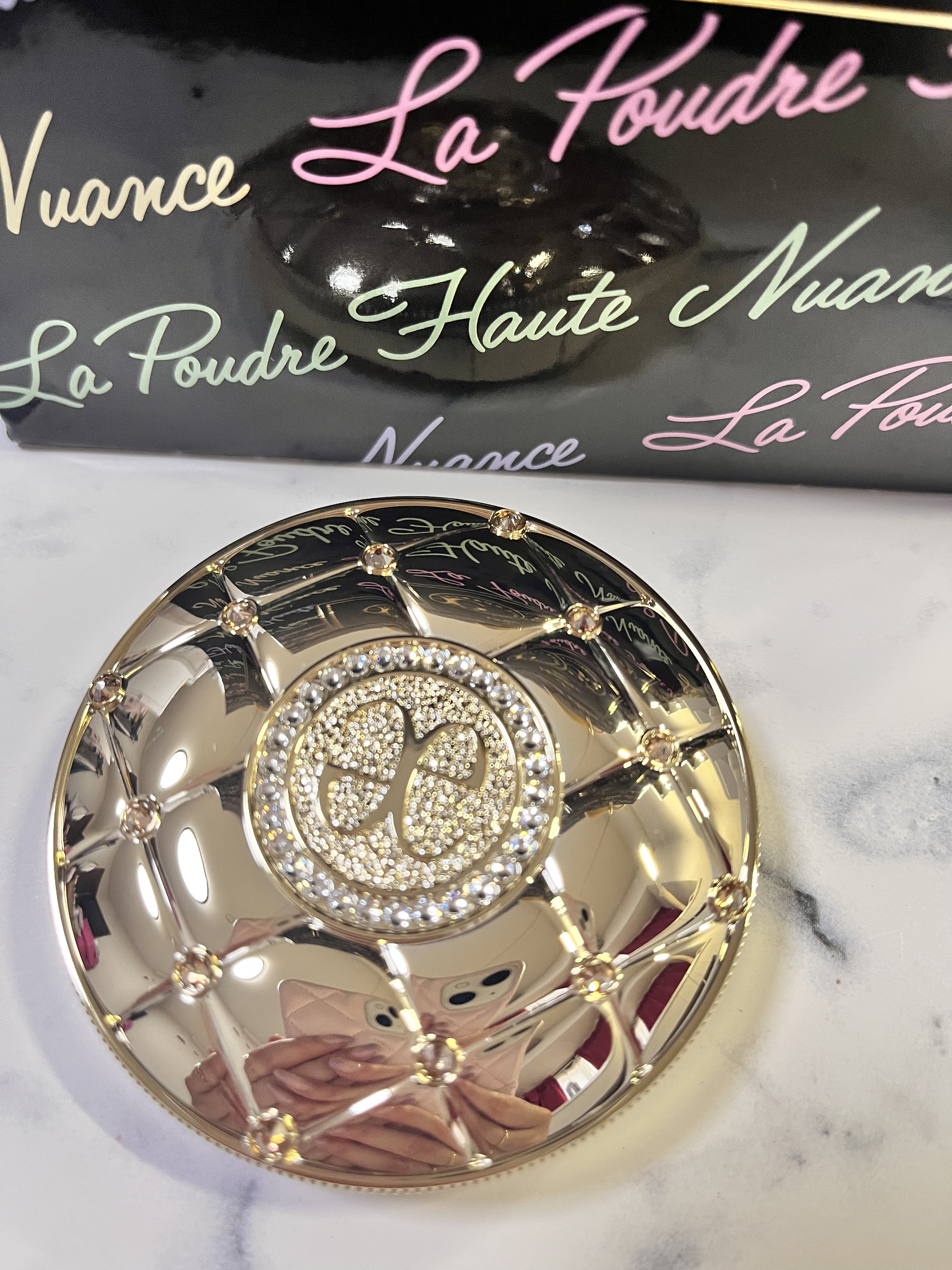 ラ プードル オートニュアンス/Elégance/プレストパウダーを使ったクチコミ（1枚目）