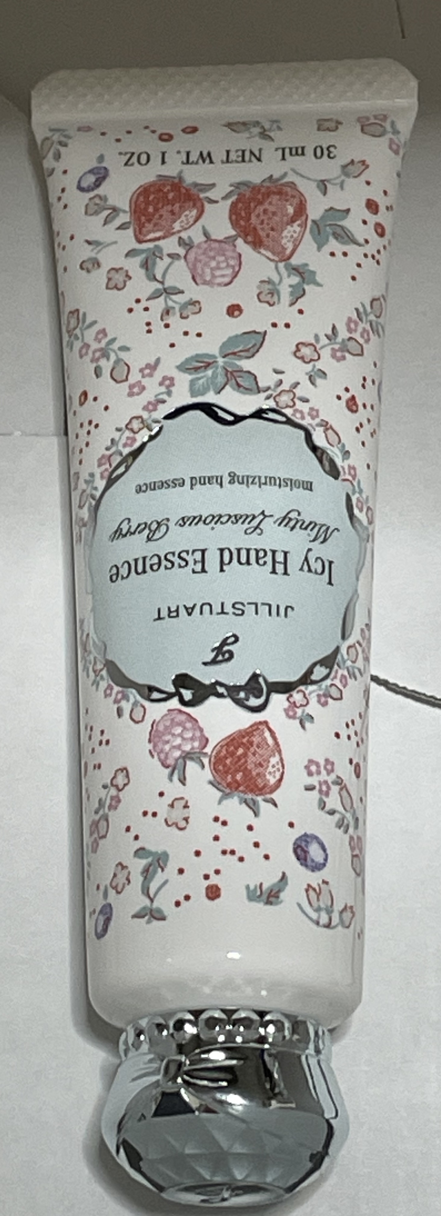 ジルスチュアート ミンティラシャスベリー アイシーハンドエッセンス/JILL STUART/ハンドクリームを使ったクチコミ（1枚目）