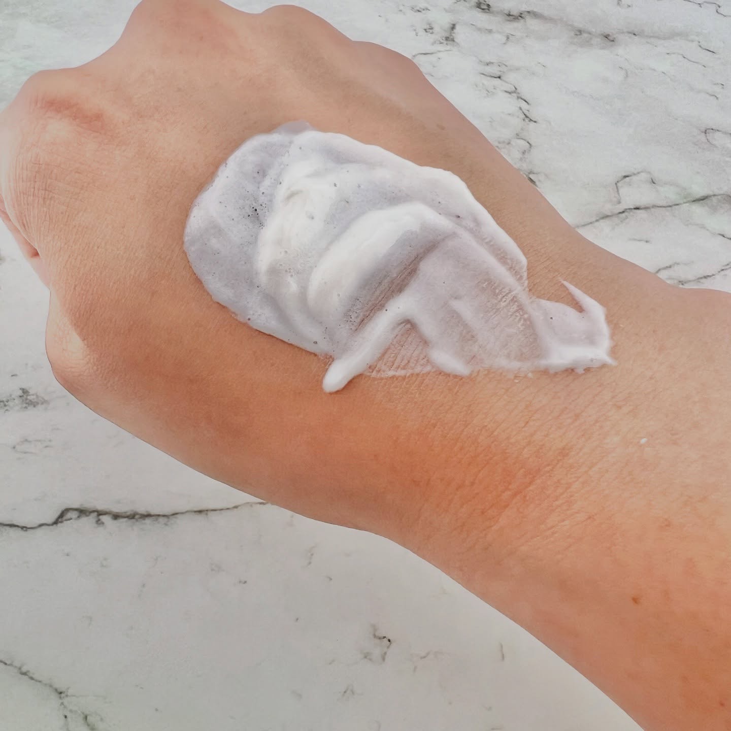 BnD マシュマロ コラーゲン AHA スクラブ /BnD/ボディスクラブを使ったクチコミ（3枚目）