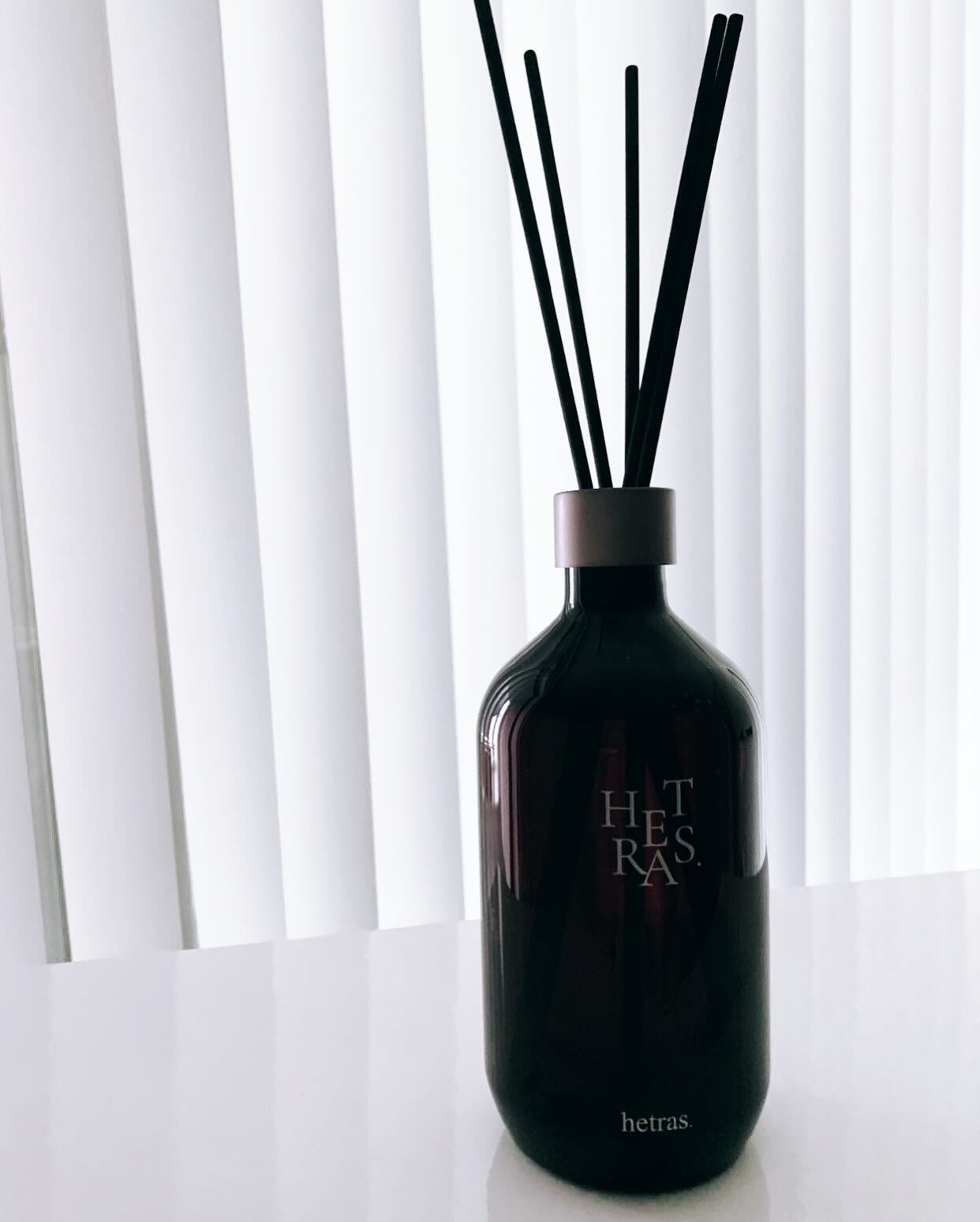 どいちゃん@フォロバ100 on LIPS 「ヘトラスプレミアムディフューザーをお試ししました🤍調香師たちが..」(1枚目)