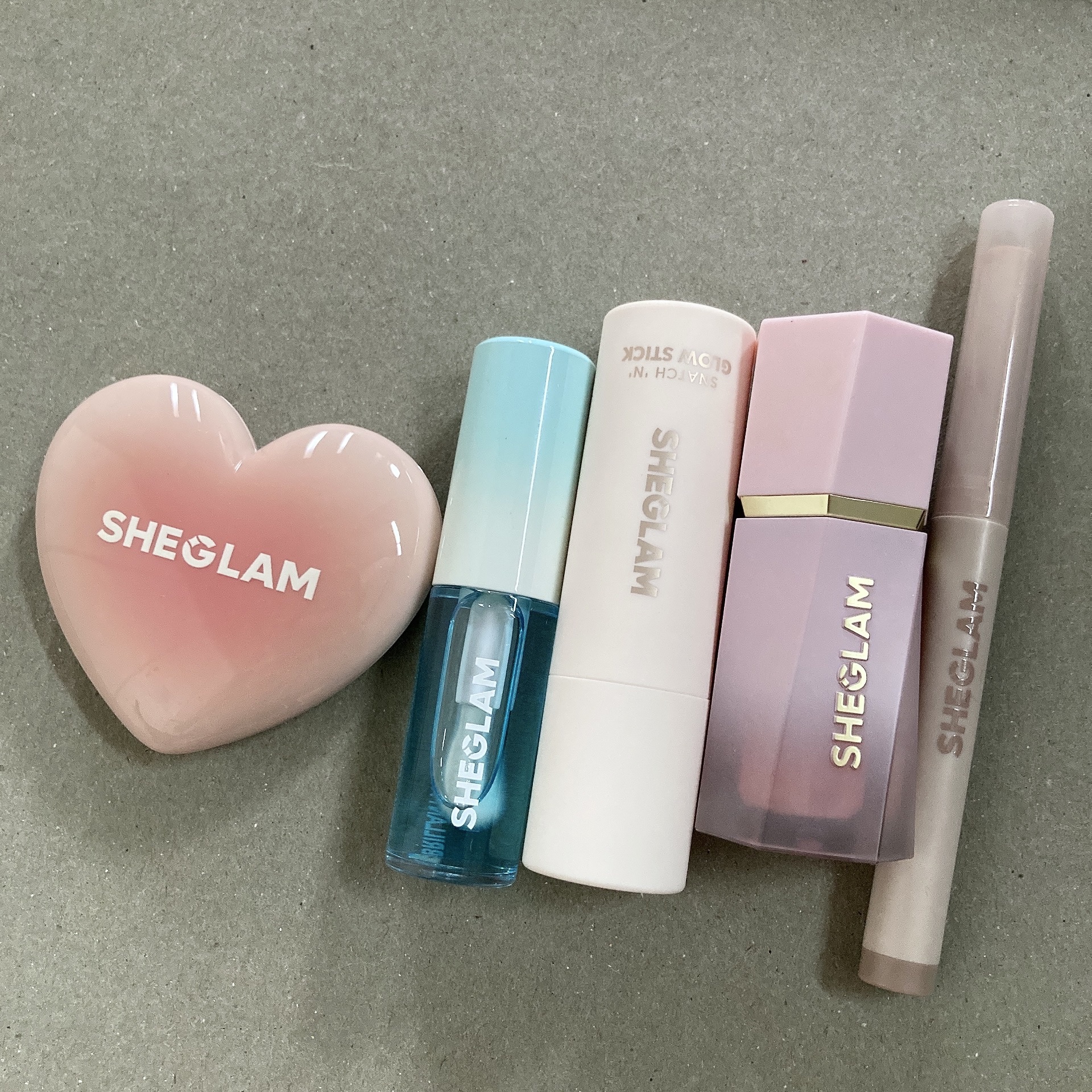 シーグラム カラーブルーム リキッドブラッシュ オンコール(On Call)/SHEGLAM/リキッドチークを使ったクチコミ（2枚目）