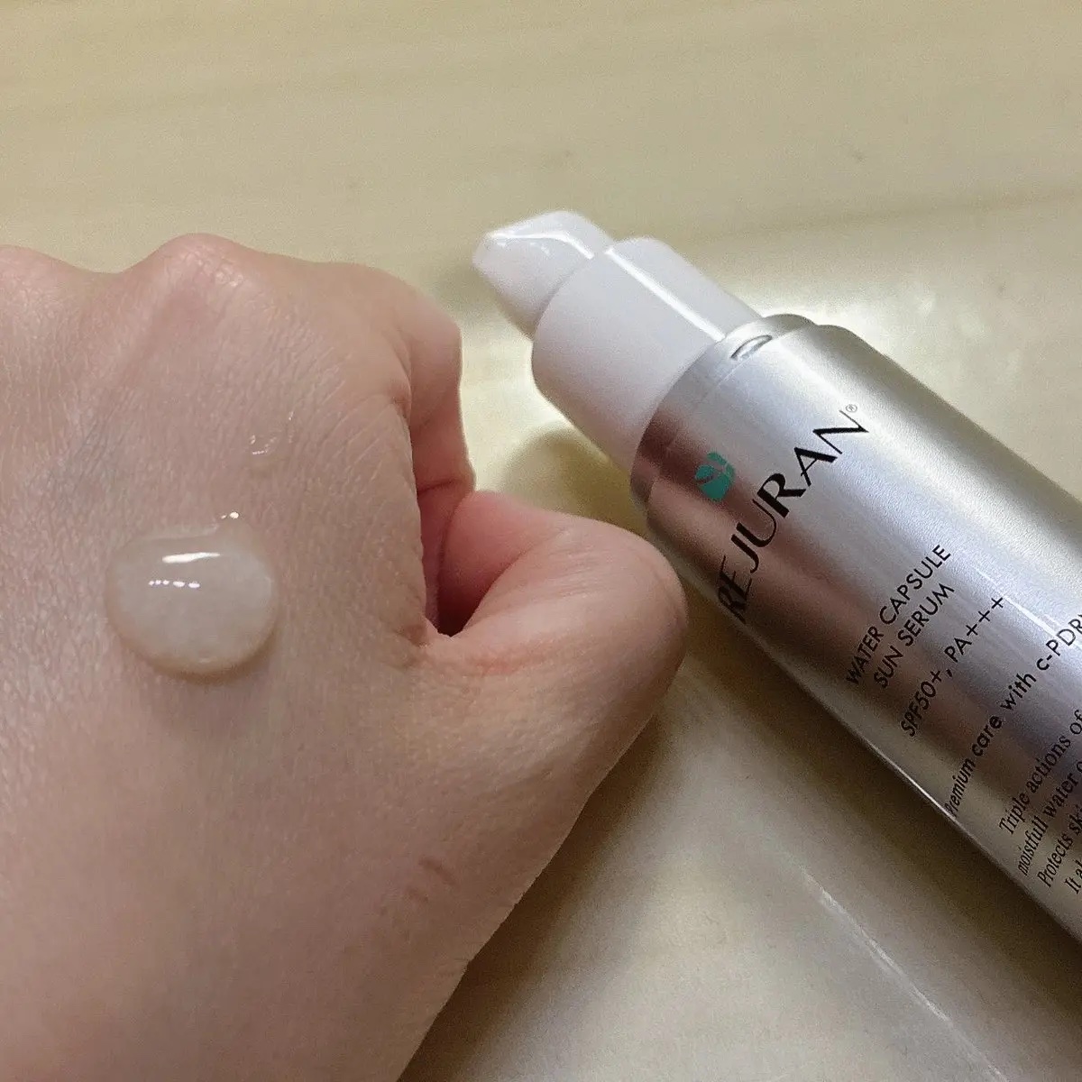 REJURAN ウォーターカプセルUV日焼け止めセラム SPF50+ PA+++ 40ml/REJURAN COSMETICS/日焼け止め・UVケアを使ったクチコミ（2枚目）