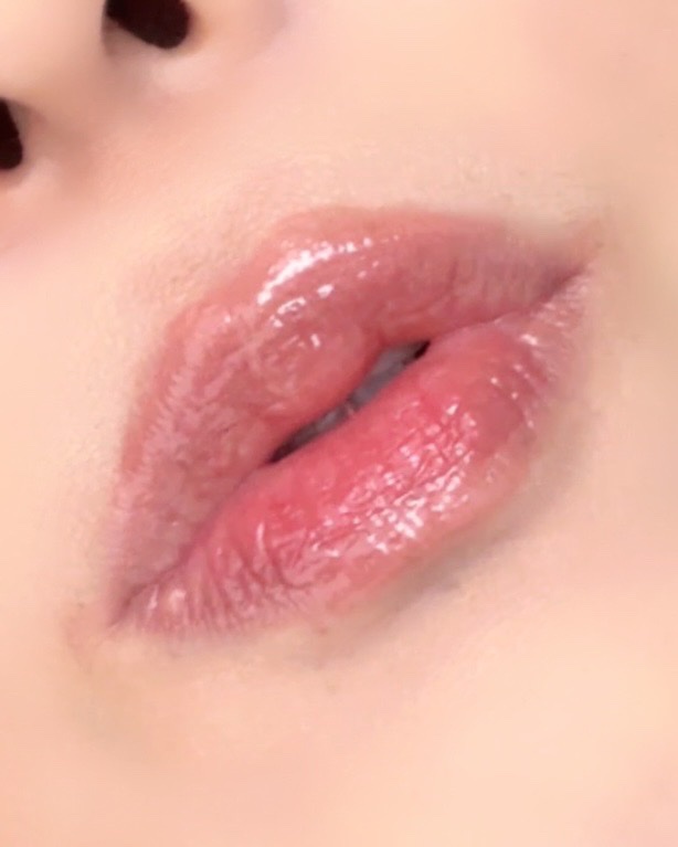 ボリューマイジングフォンデュリップ B02 インヒビット/Coralhaze/口紅を使ったクチコミ（3枚目）