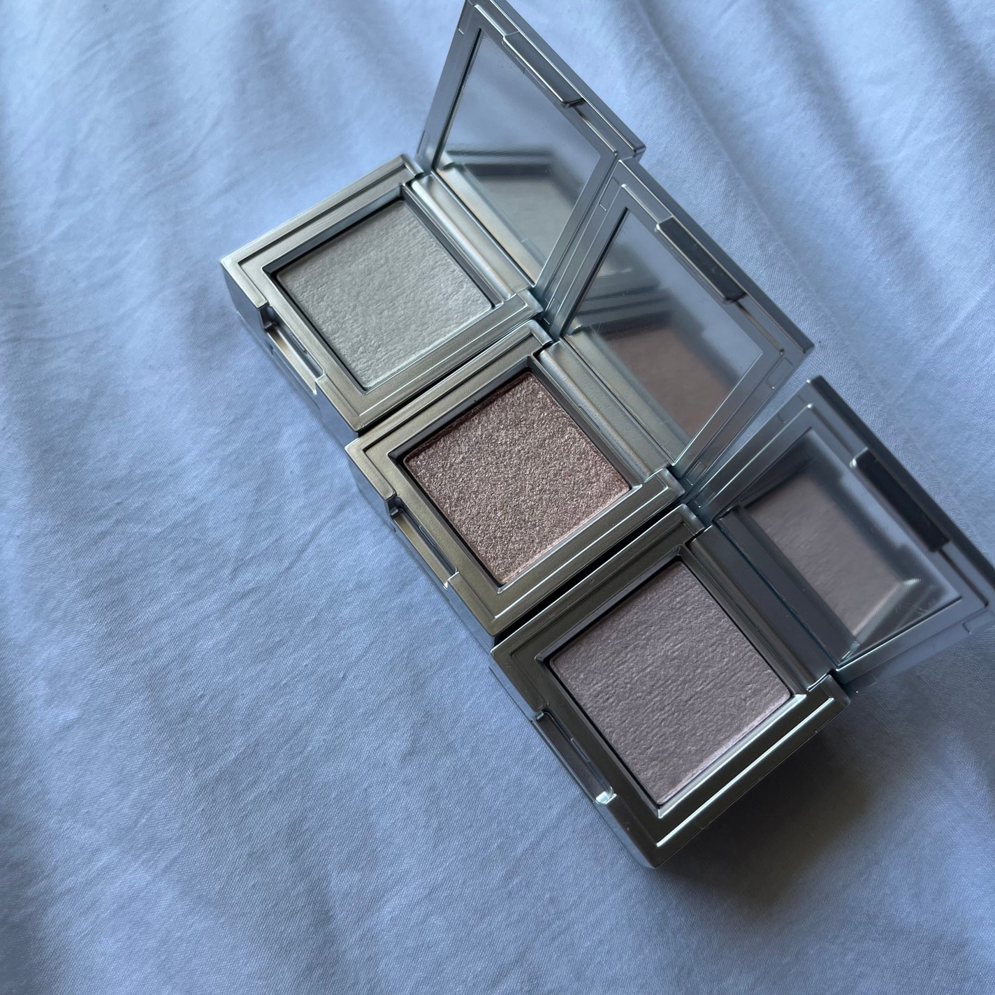 ストロビングフェイスキューブ/TWO SLASH FOUR/ハイライトを使ったクチコミ(2枚目)