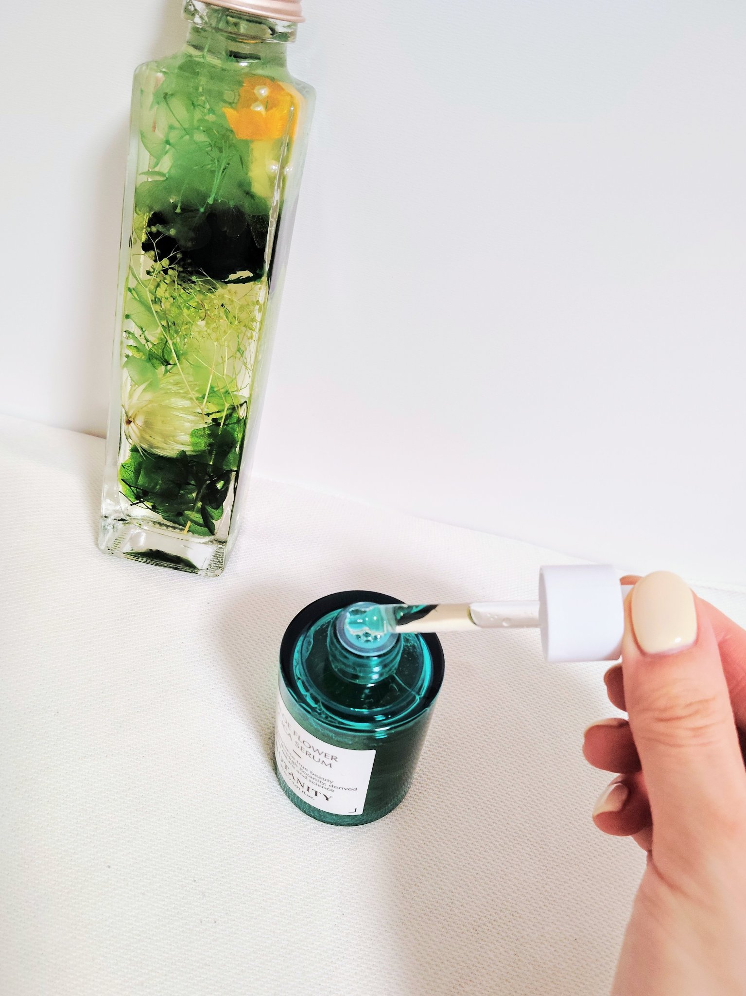 アロエフラワーシカセラム/BOTANITY/美容液を使ったクチコミ（3枚目）