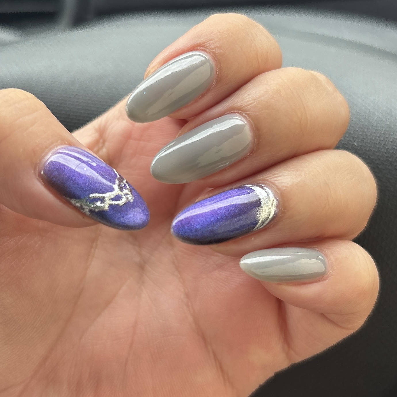 ジェルネイル グレー