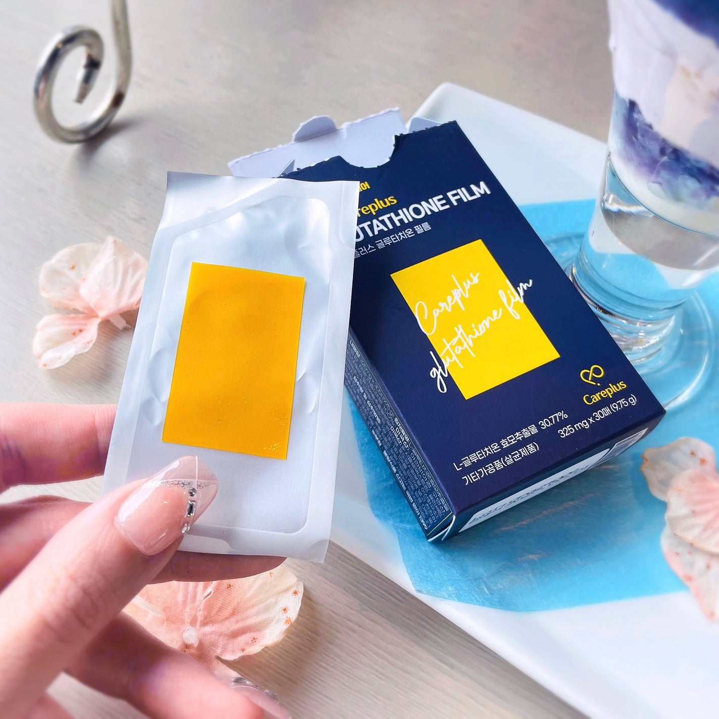 Akiフォロバ on LIPS 「\貼る美白サプリメント💊/サプリってこんなに美味しくて食べやす..」(3枚目)