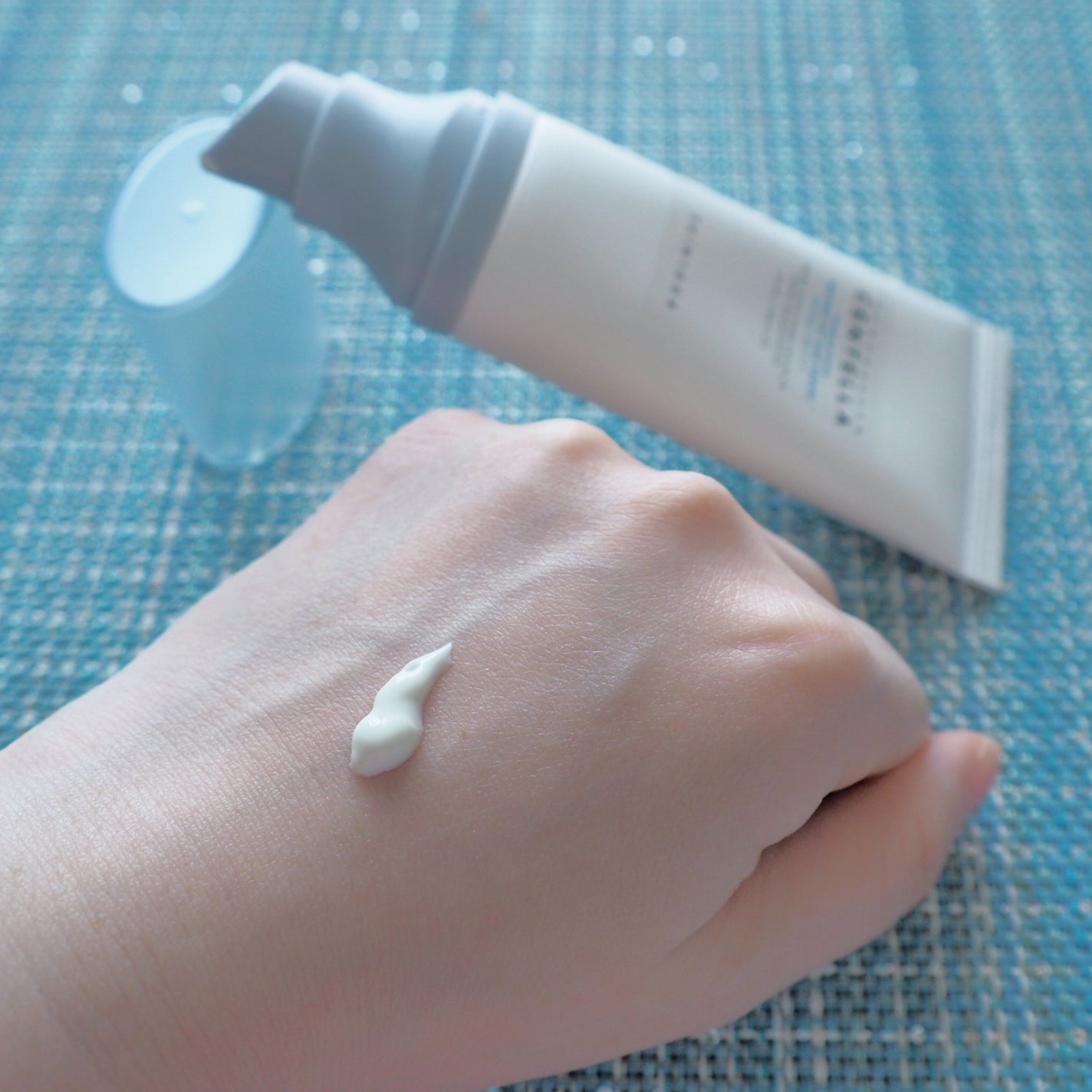 ヒアルーシカ ウォーターフィット サンセラム/SKIN1004/日焼け止めローションを使ったクチコミ(2枚目)