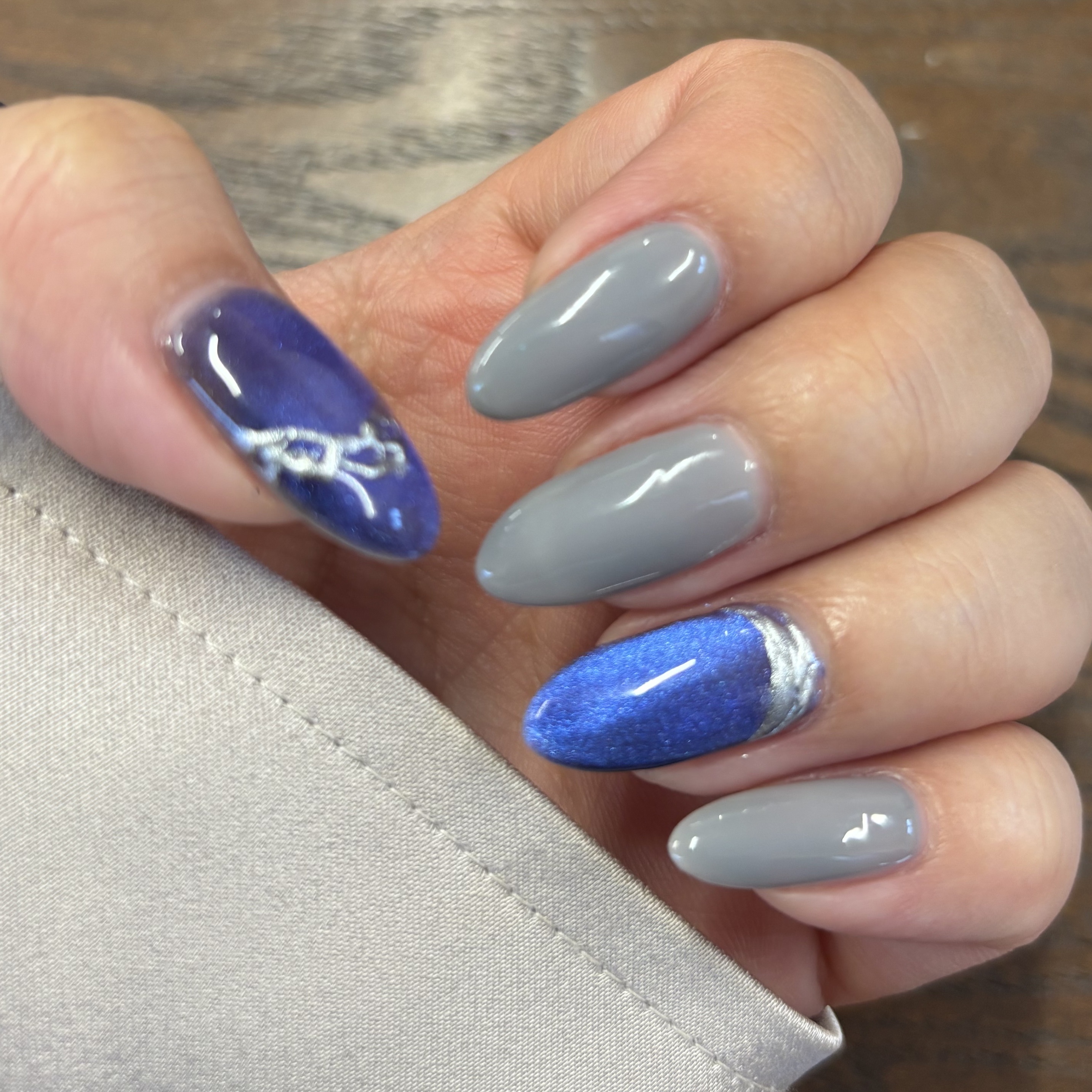 ジェルネイル グレー/セリア/ジェルネイルを使ったクチコミ（3枚目）