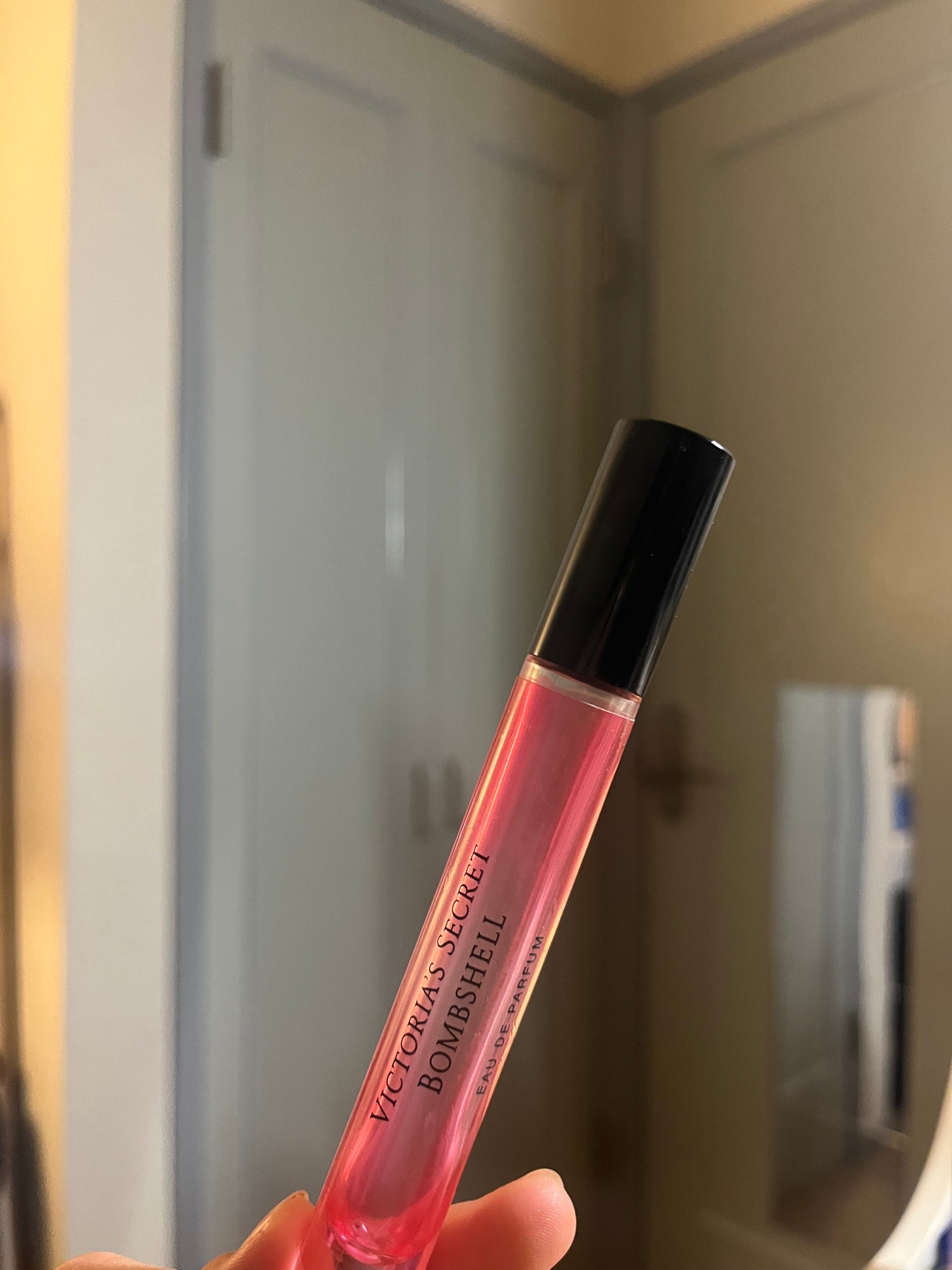 オレオ on LIPS 「#ヴィクトリアシークレット#コロン#香水いい香りでした☺️..」(1枚目)