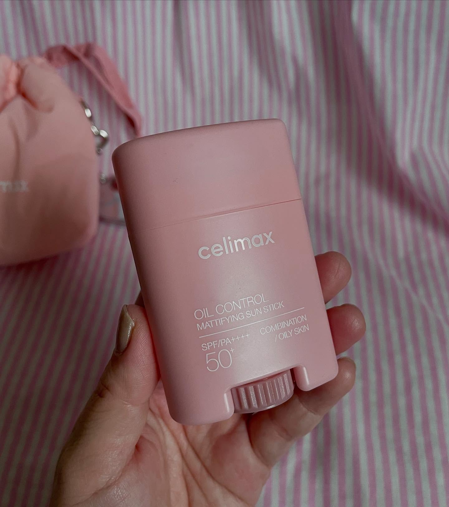 OIL CONTROL MATTIFYING SUN STICK/celimax/日焼け止めスティックを使ったクチコミ（3枚目）